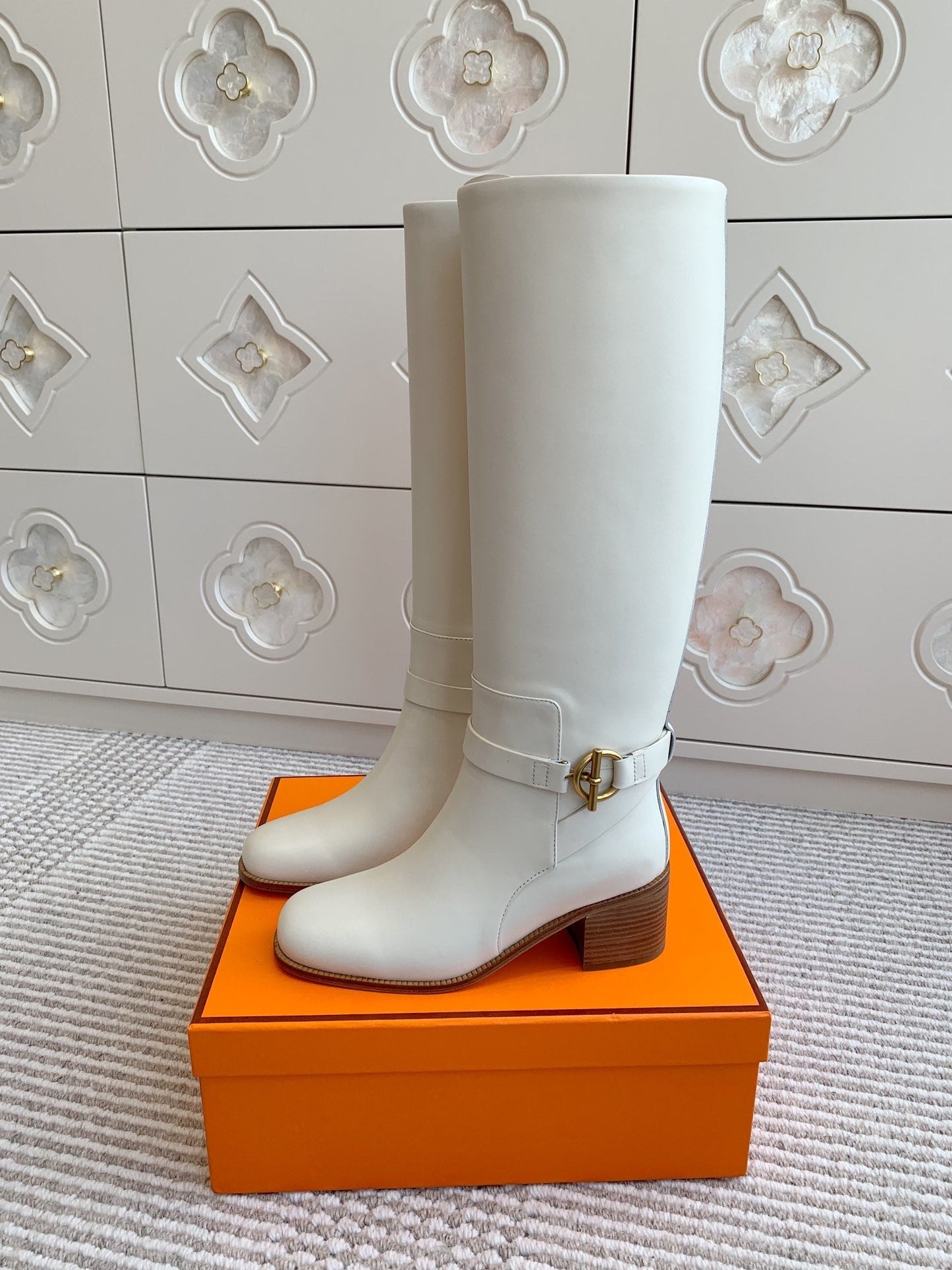 HM 25S TALL BOOTS 50 MM IN WHITE CALFSKIN WITH GOLD HARDWARE - 35