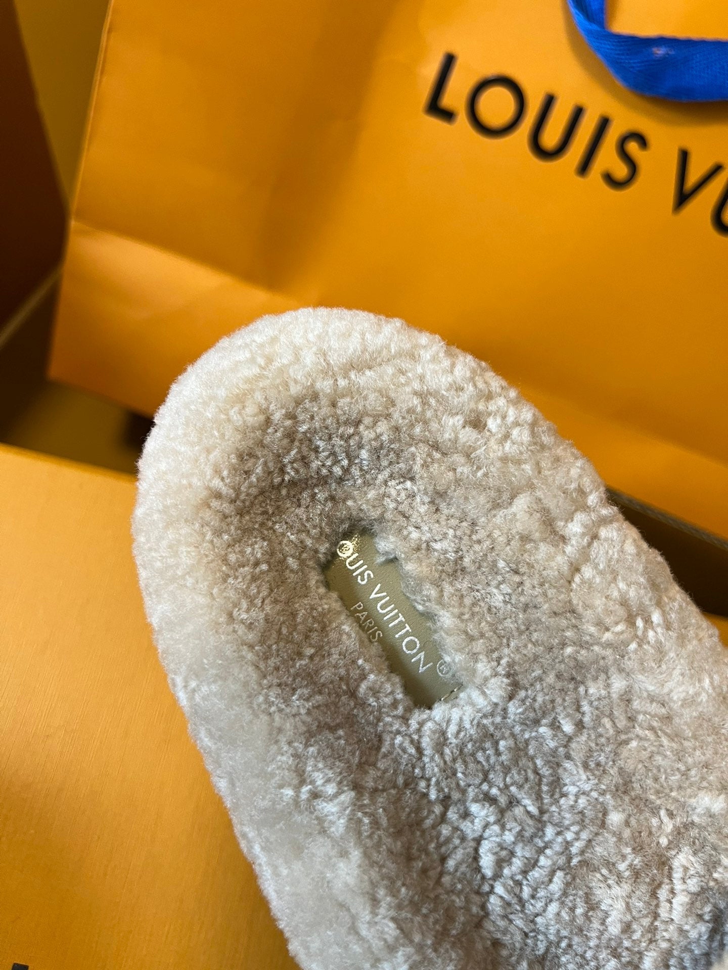 SLIPPER IN CAMEL BEIGE MIX BLACK FLEECE - 35