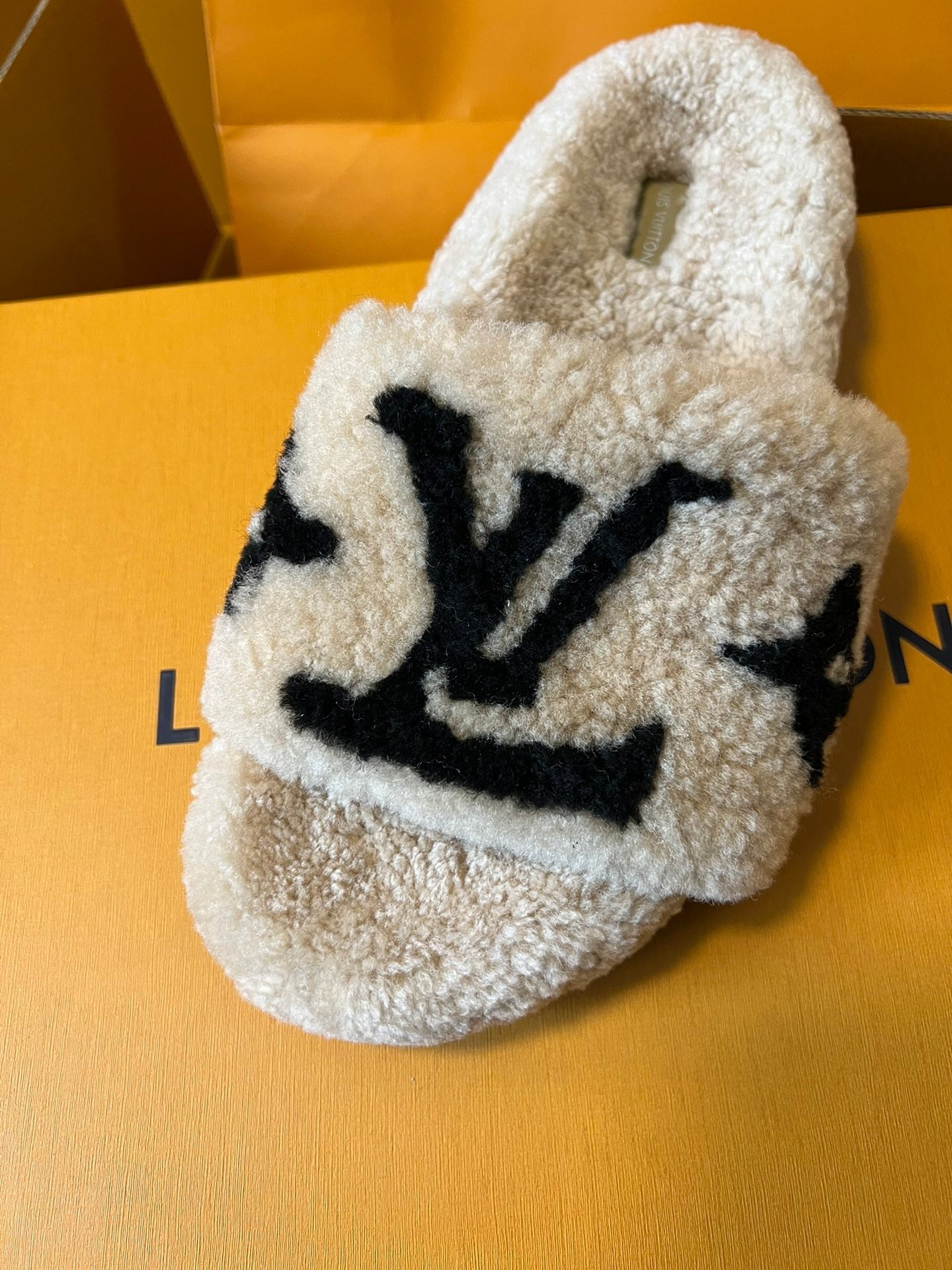 SLIPPER IN CAMEL BEIGE MIX BLACK FLEECE - 35