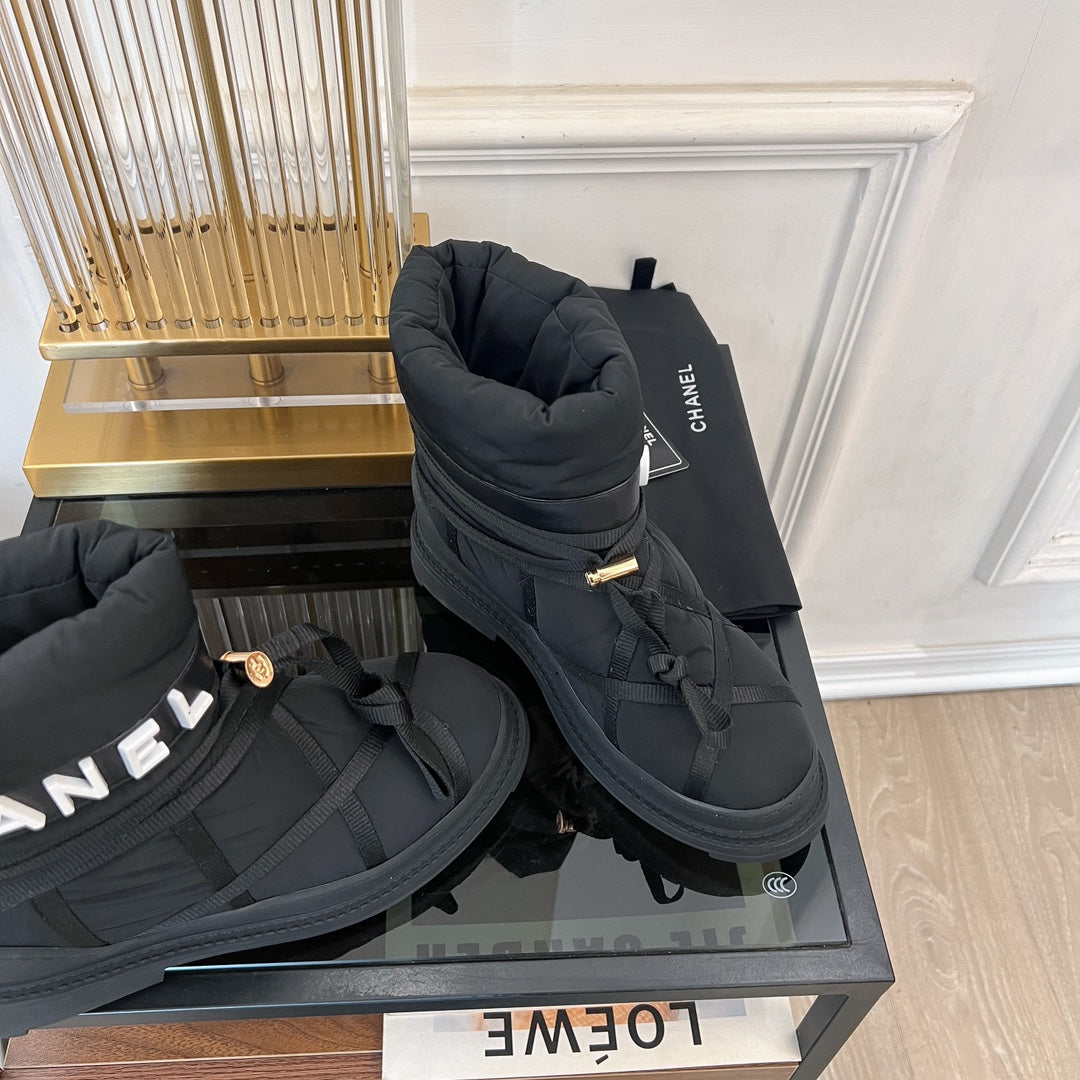 SKI BOOTS IN BLACK QUILTED COTTON - 35