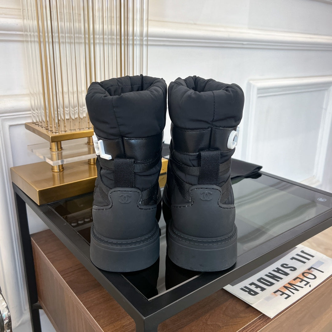 SKI BOOTS IN BLACK QUILTED COTTON - 35