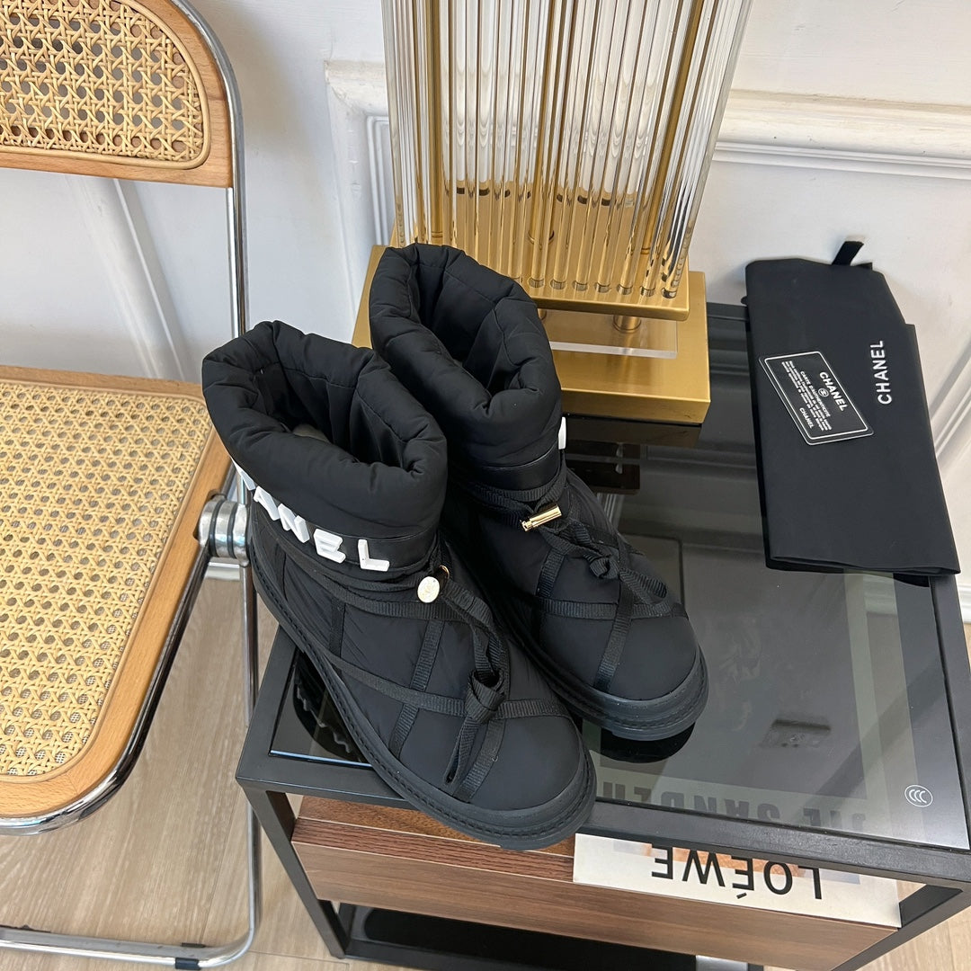 SKI BOOTS IN BLACK QUILTED COTTON - 35