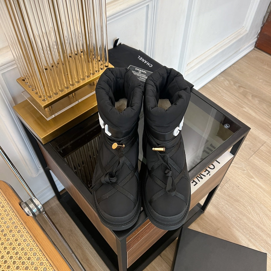 SKI BOOTS IN BLACK QUILTED COTTON - 35