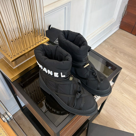 SKI BOOTS IN BLACK QUILTED COTTON - 35