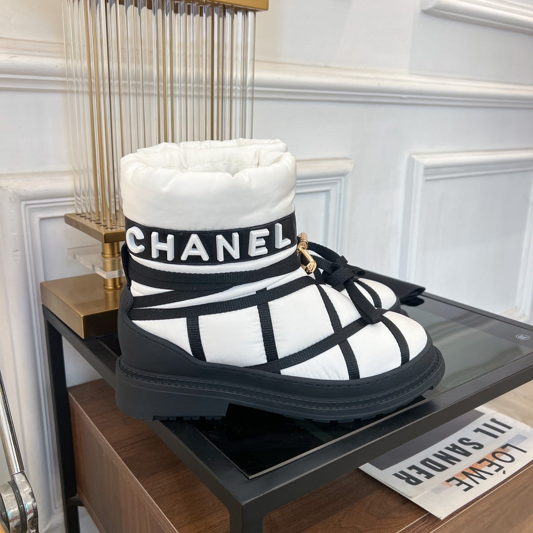SKI BOOTS IN WHITE MIX BLACK QUILTED COTTON - 35