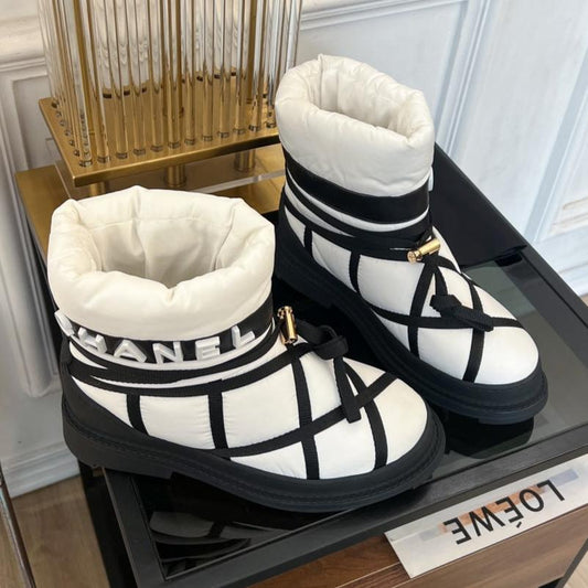 SKI BOOTS IN WHITE MIX BLACK QUILTED COTTON - 35