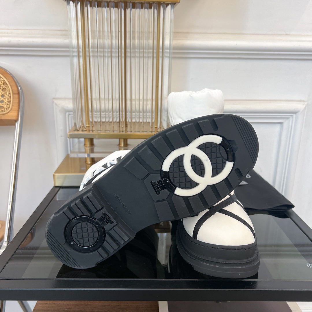 SKI BOOTS IN WHITE MIX BLACK QUILTED COTTON - 35