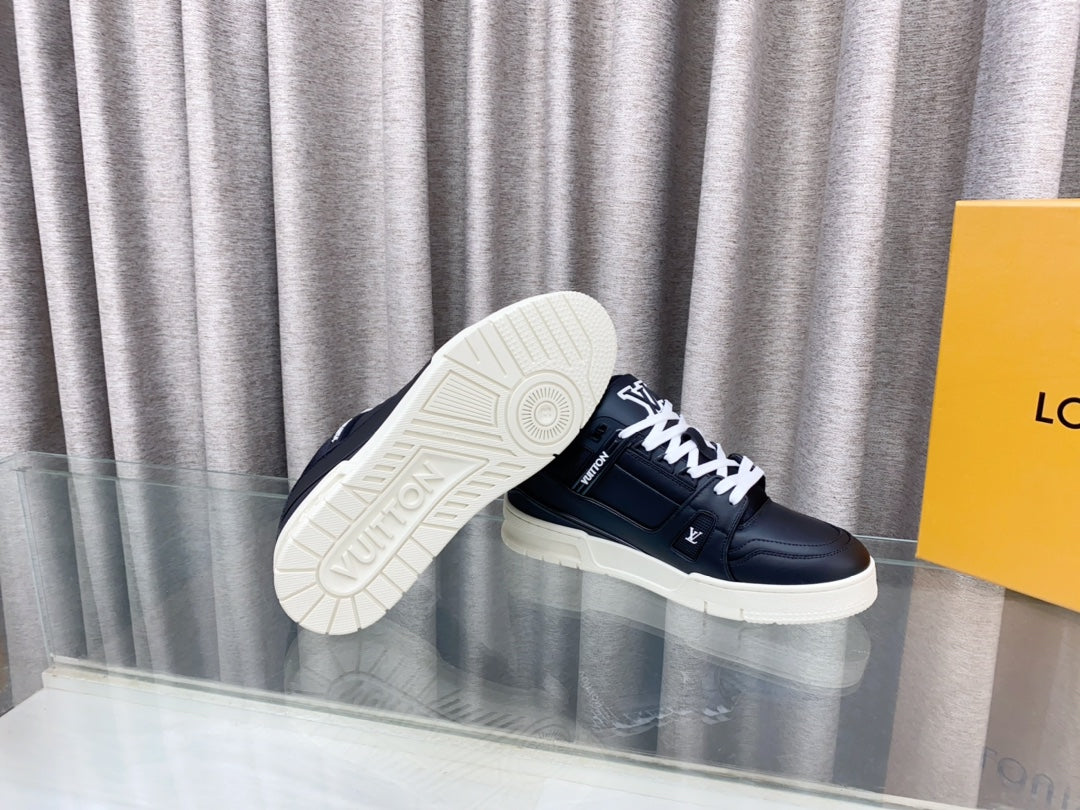 LV MAXI TRAINER IN BLACK CALFSKIN - 35