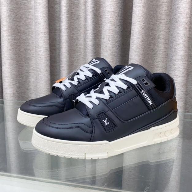 LV MAXI TRAINER IN BLACK CALFSKIN - 35