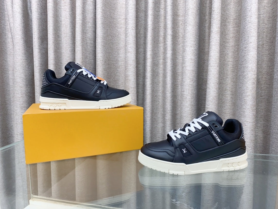 LV MAXI TRAINER IN BLACK CALFSKIN - 35