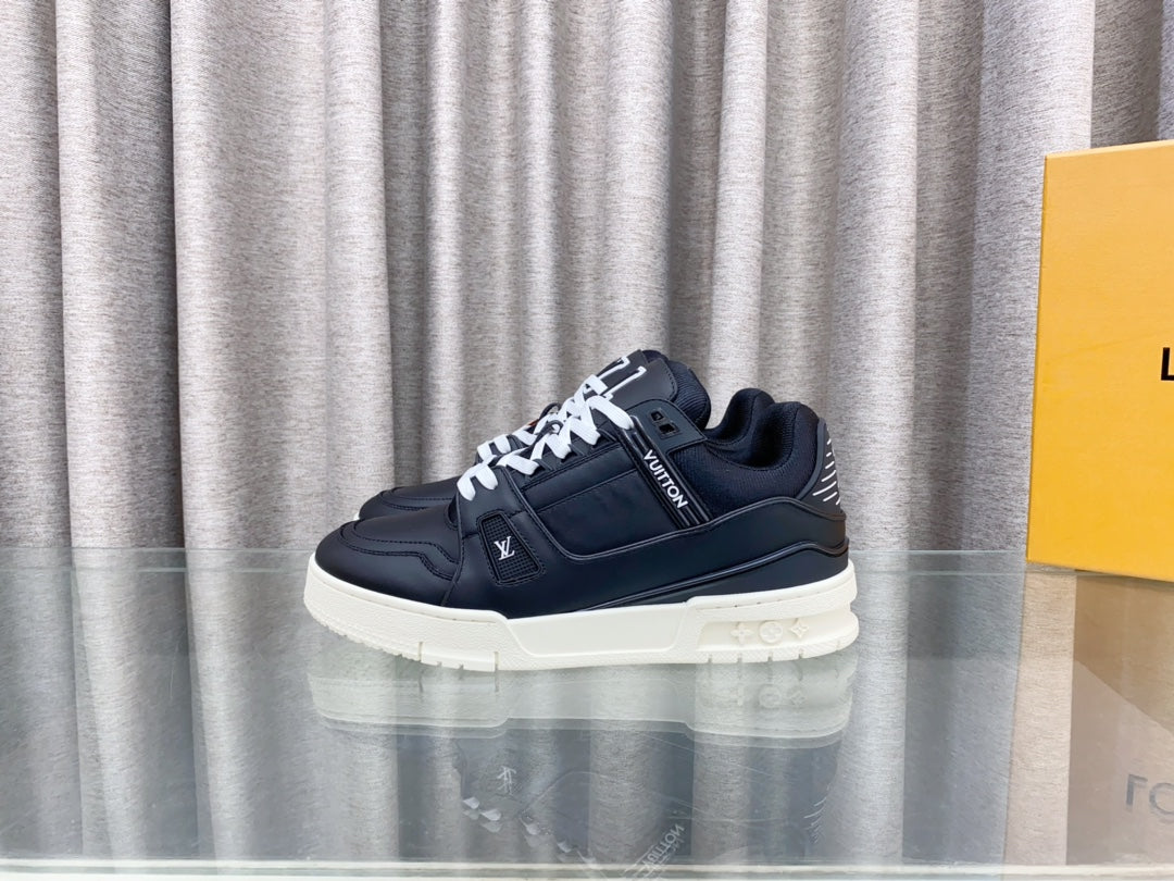 LV MAXI TRAINER IN BLACK CALFSKIN - 35