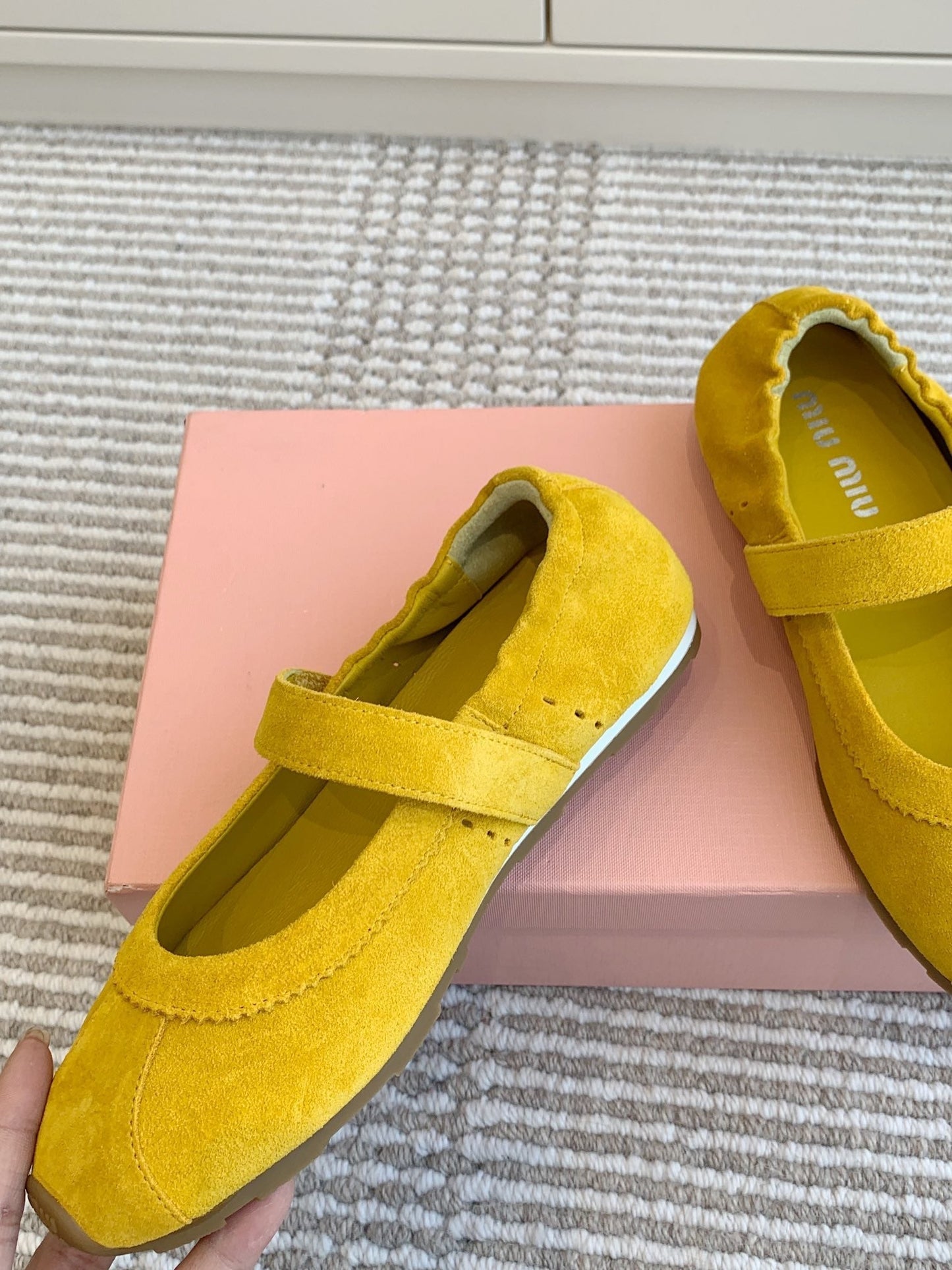 MARY JANE FLATS IN YELLOW SUEDE - 35