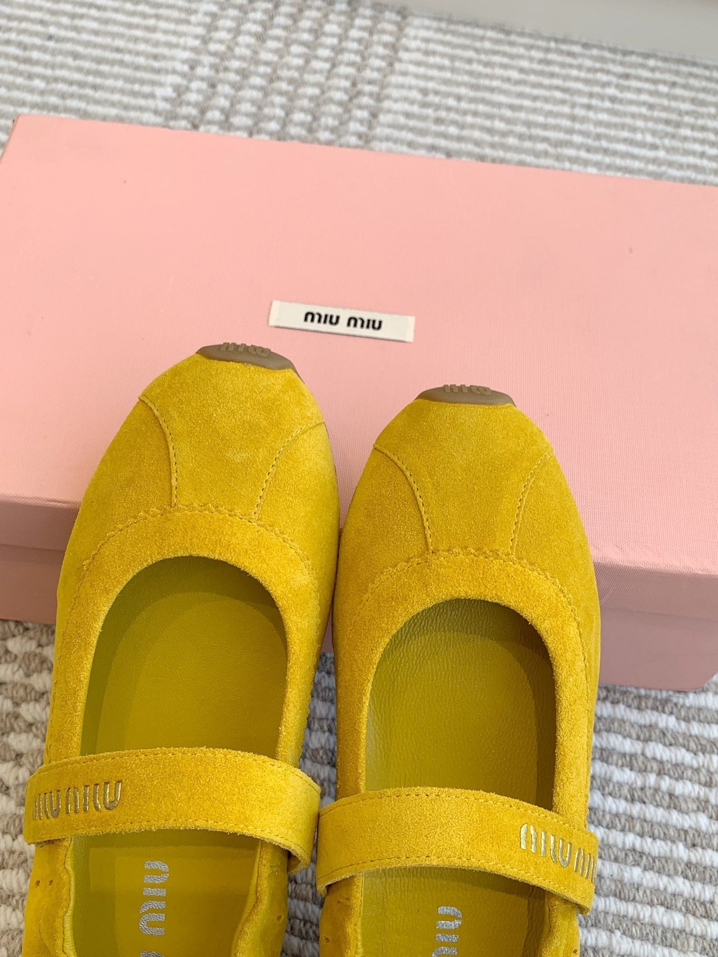 MARY JANE FLATS IN YELLOW SUEDE - 35
