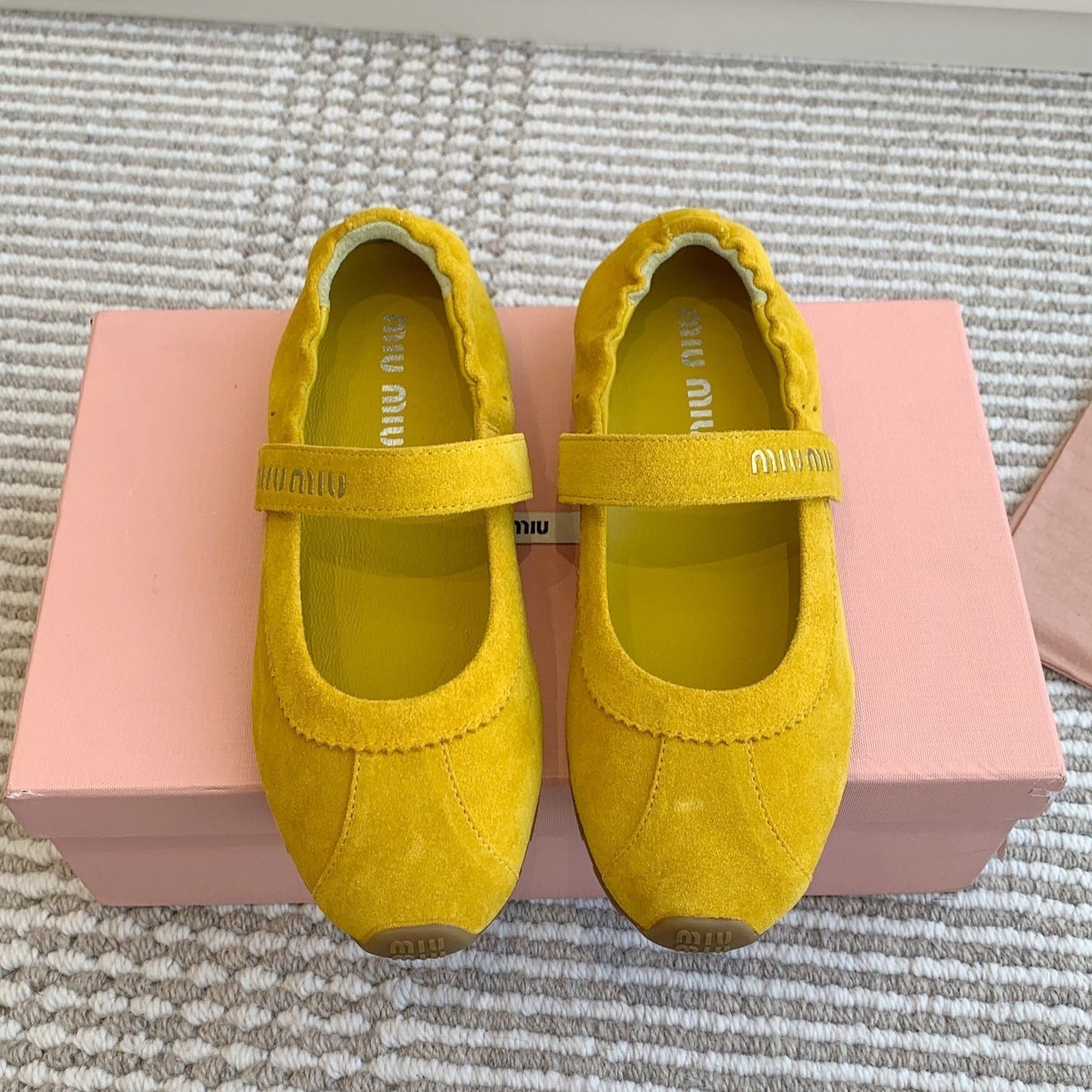 MARY JANE FLATS IN YELLOW SUEDE - 35