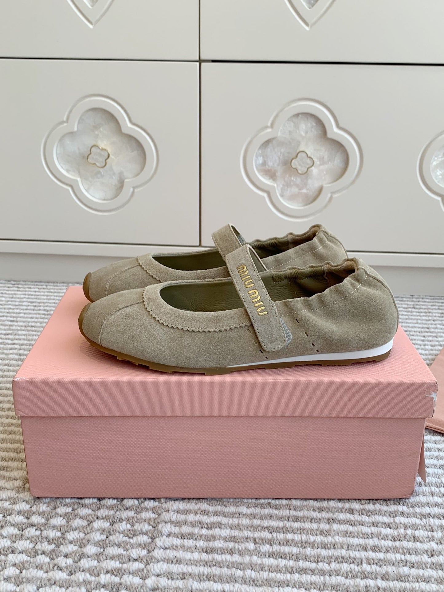 MARY JANE FLATS IN TROUT SUEDE - 35