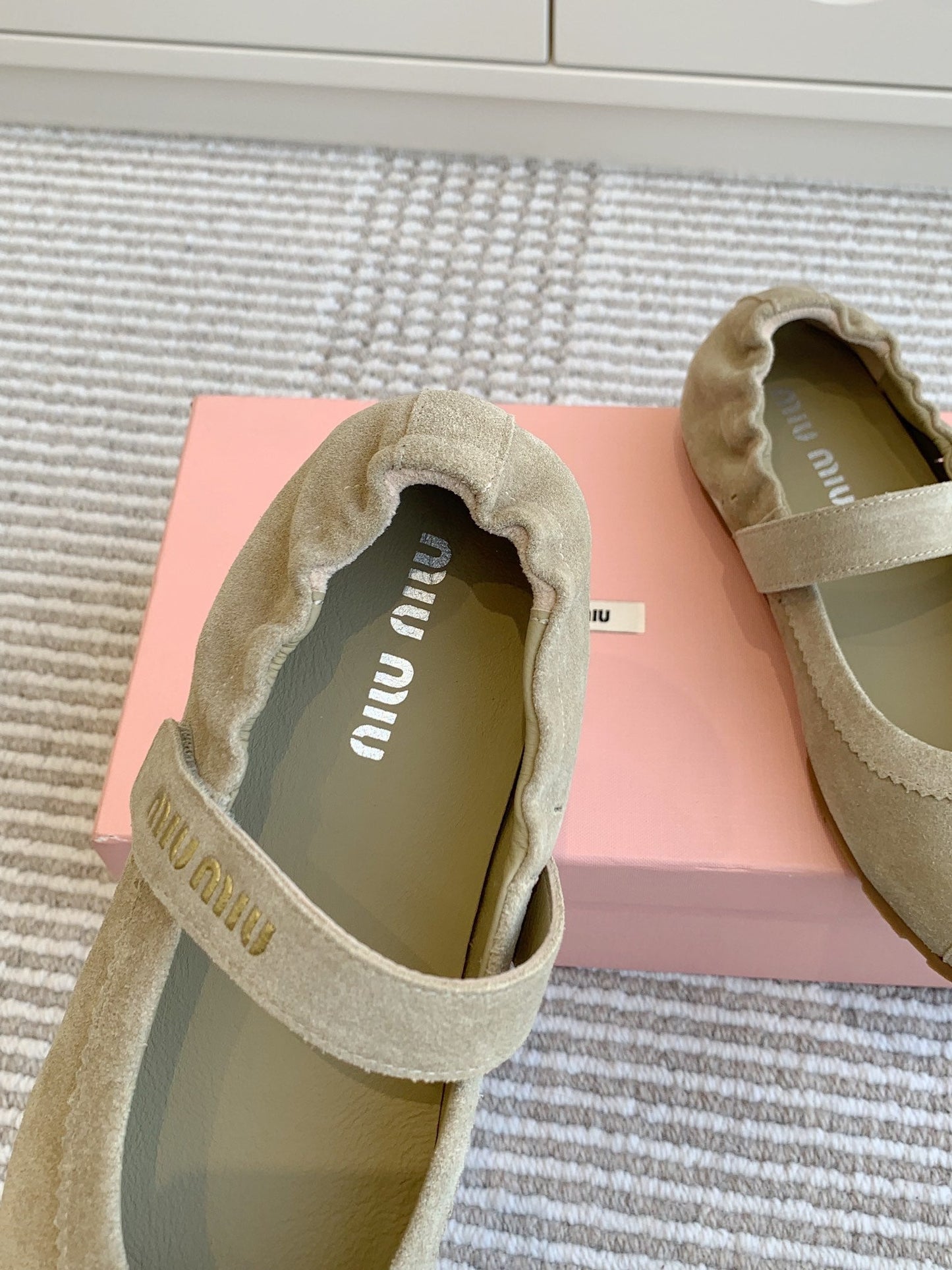 MARY JANE FLATS IN TROUT SUEDE - 35