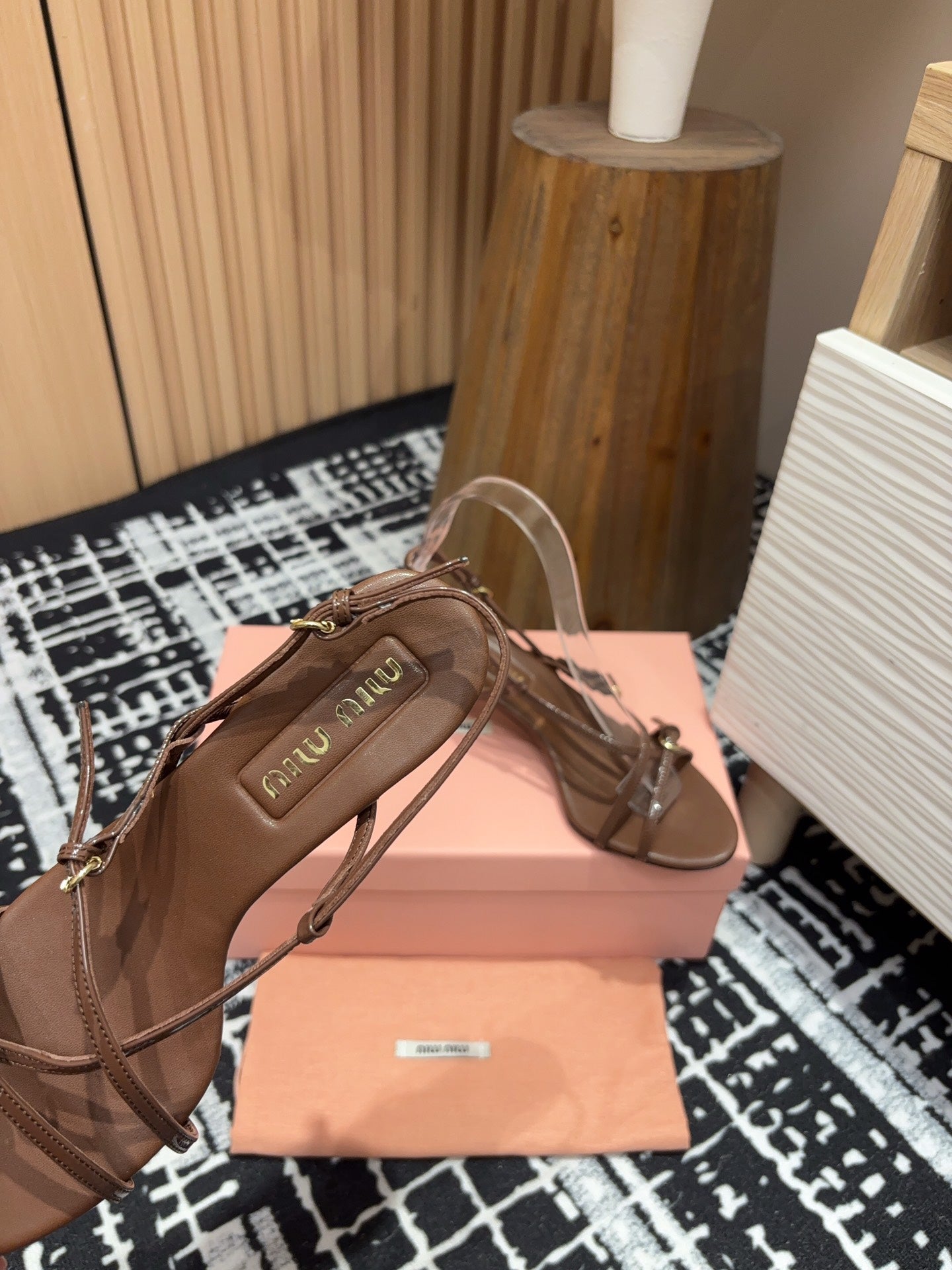 STRAP HIGH HEEL SANDALS IN CHOCOLATE SHINY LAMBSKIN - 35