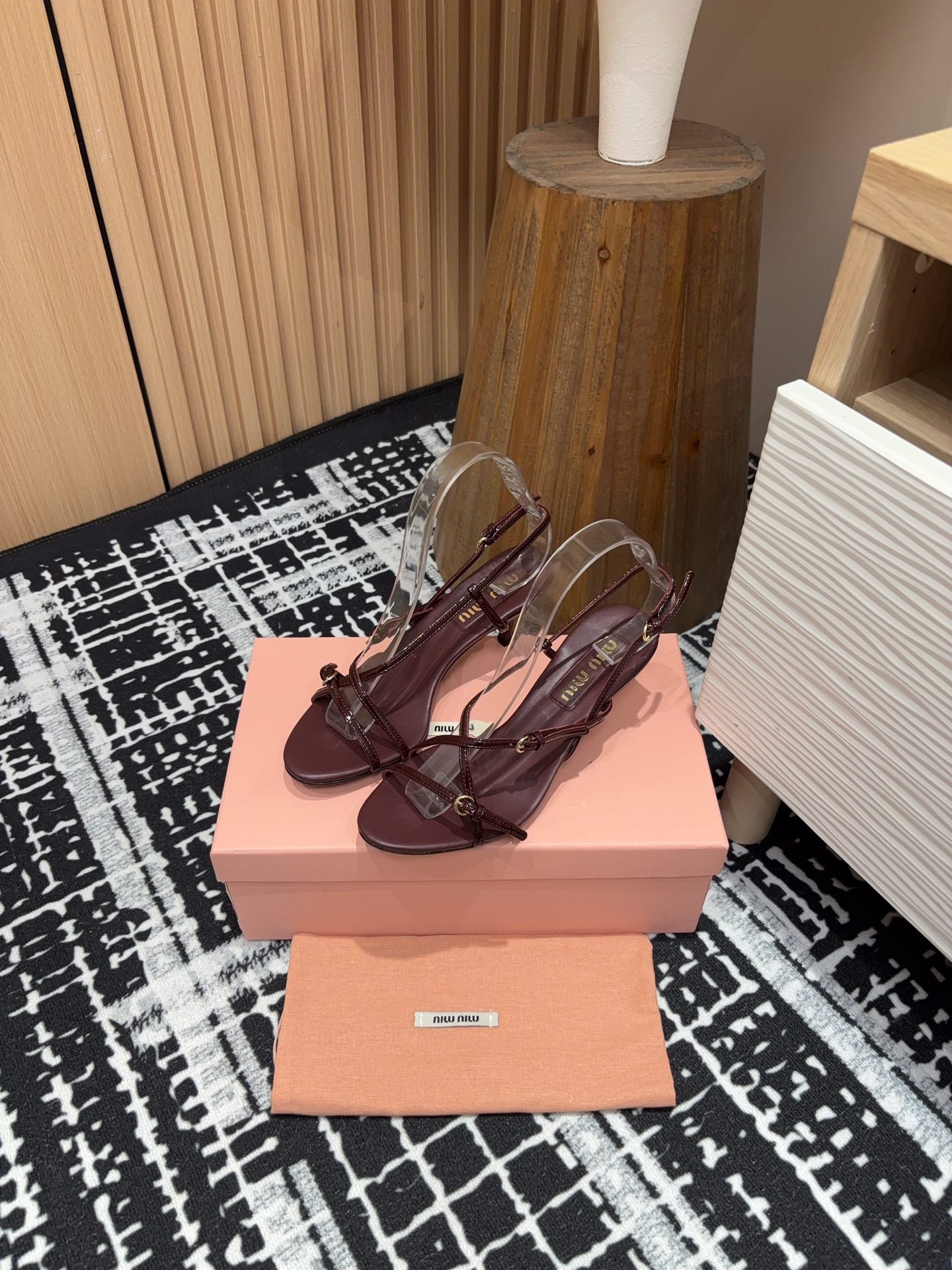 STRAP HIGH HEEL SANDALS IN WINE RED SHINY LAMBSKIN - 35