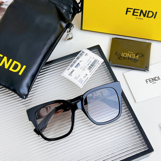 DIAGONAL SQUARE FRAME SUNGLASSES FE40063 IN ACETATE - Black