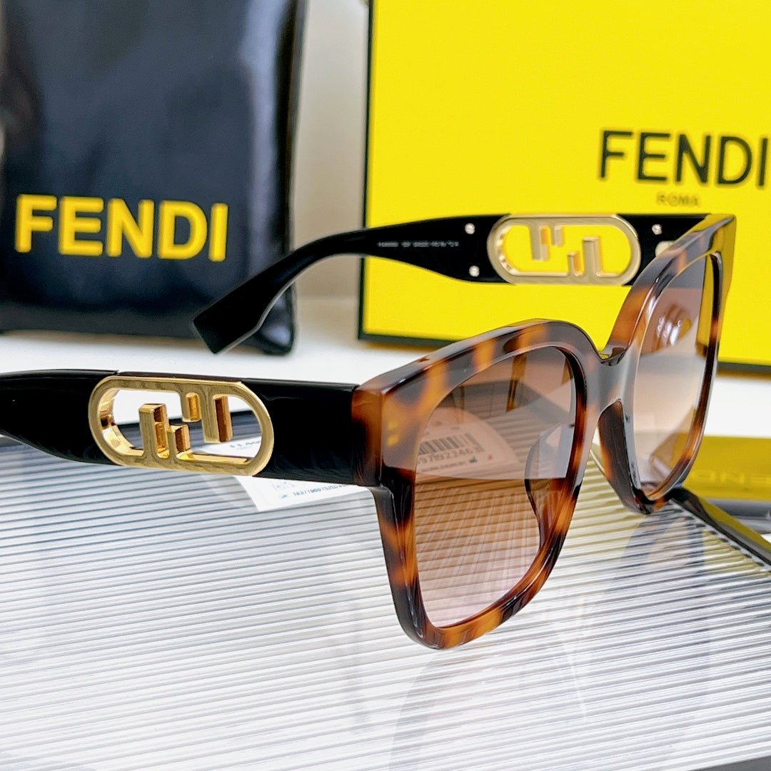 DIAGONAL SQUARE FRAME SUNGLASSES FE40063 IN ACETATE - Black