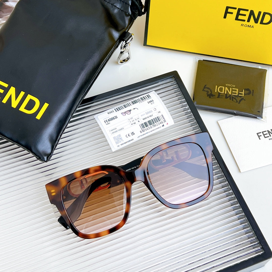 DIAGONAL SQUARE FRAME SUNGLASSES FE40063 IN ACETATE - Black