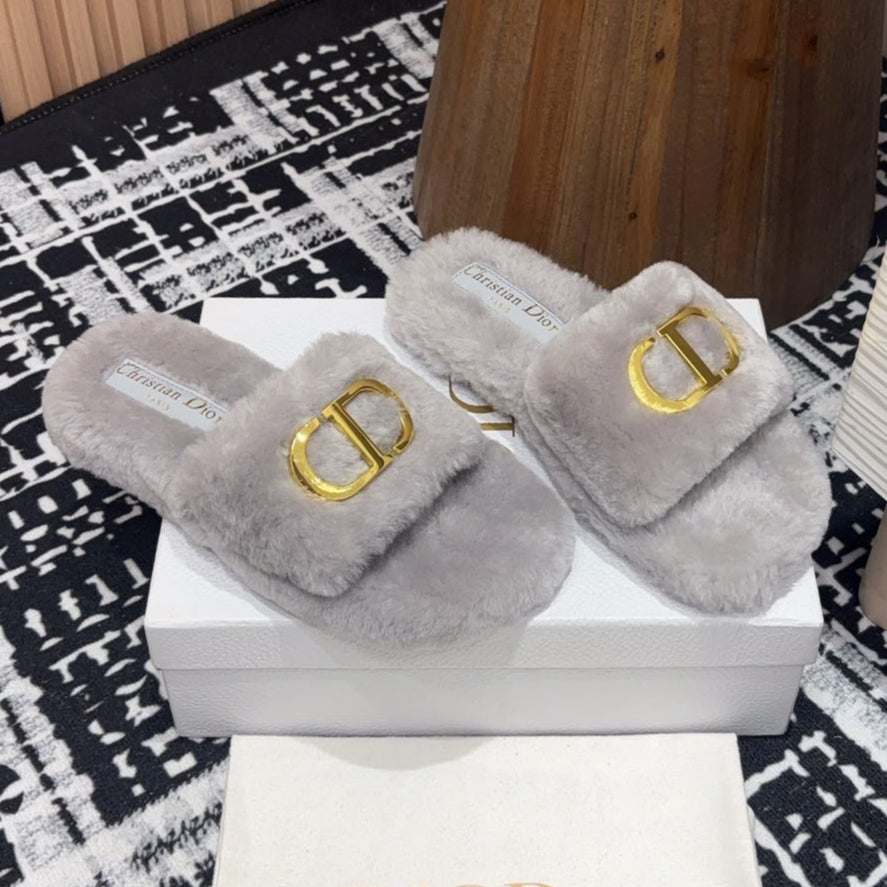 THICK-SOLE SLIPPER IN PALE GRAY FLEECE WITH GOLD LOGO - 35