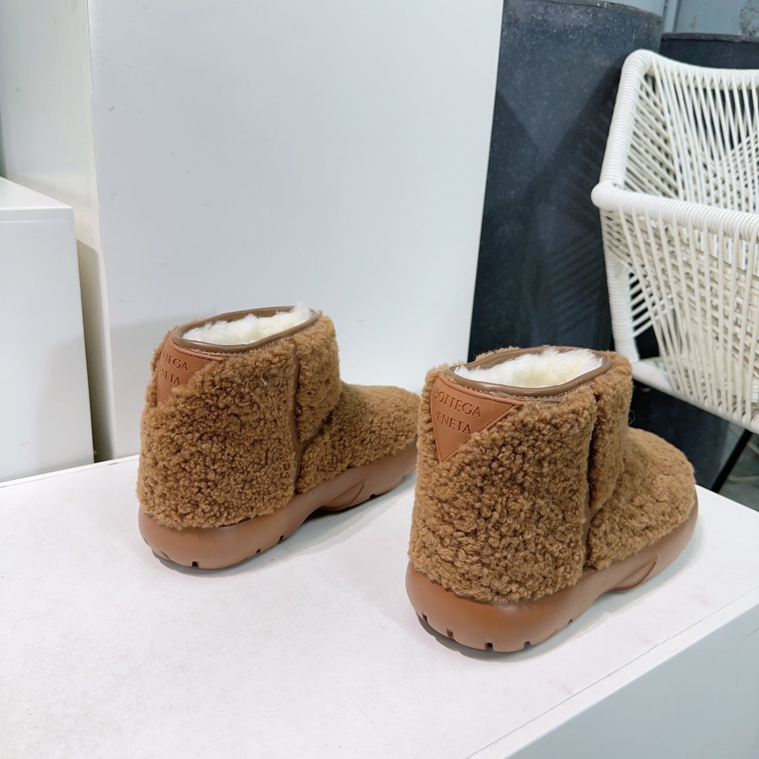 MINI ANKLE BOOT IN CHOCOLATE BROWN SHEARLING WITH ULTRA LIGHTWEIGHT RUBBER OUTSOLE - 35