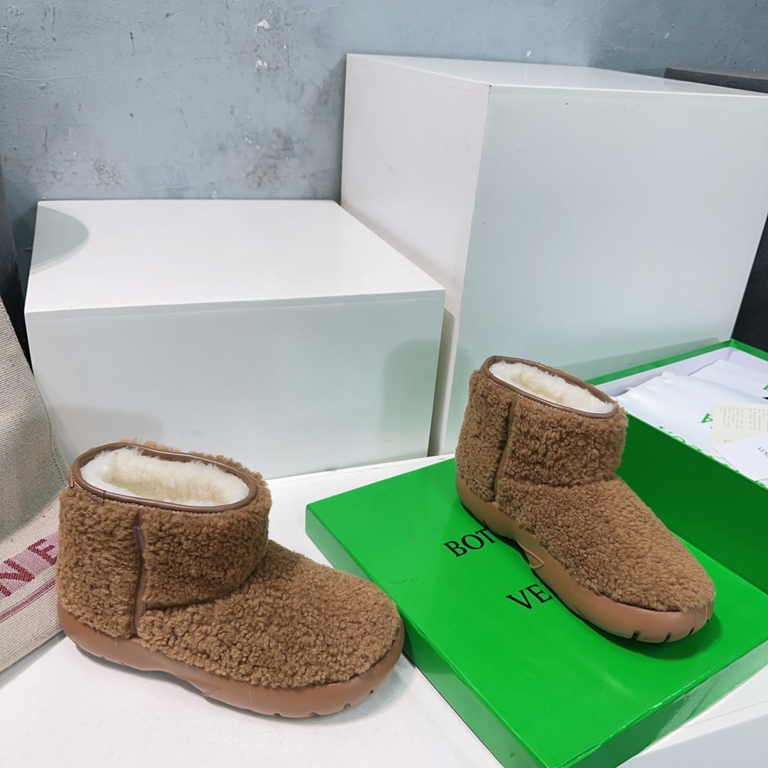 MINI ANKLE BOOT IN CHOCOLATE BROWN SHEARLING WITH ULTRA LIGHTWEIGHT RUBBER OUTSOLE - 35