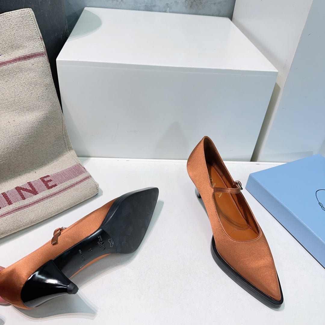 POINTED TOE MEDIUM HEEL PUMPS IN BURNT ORANGE SILK - 35