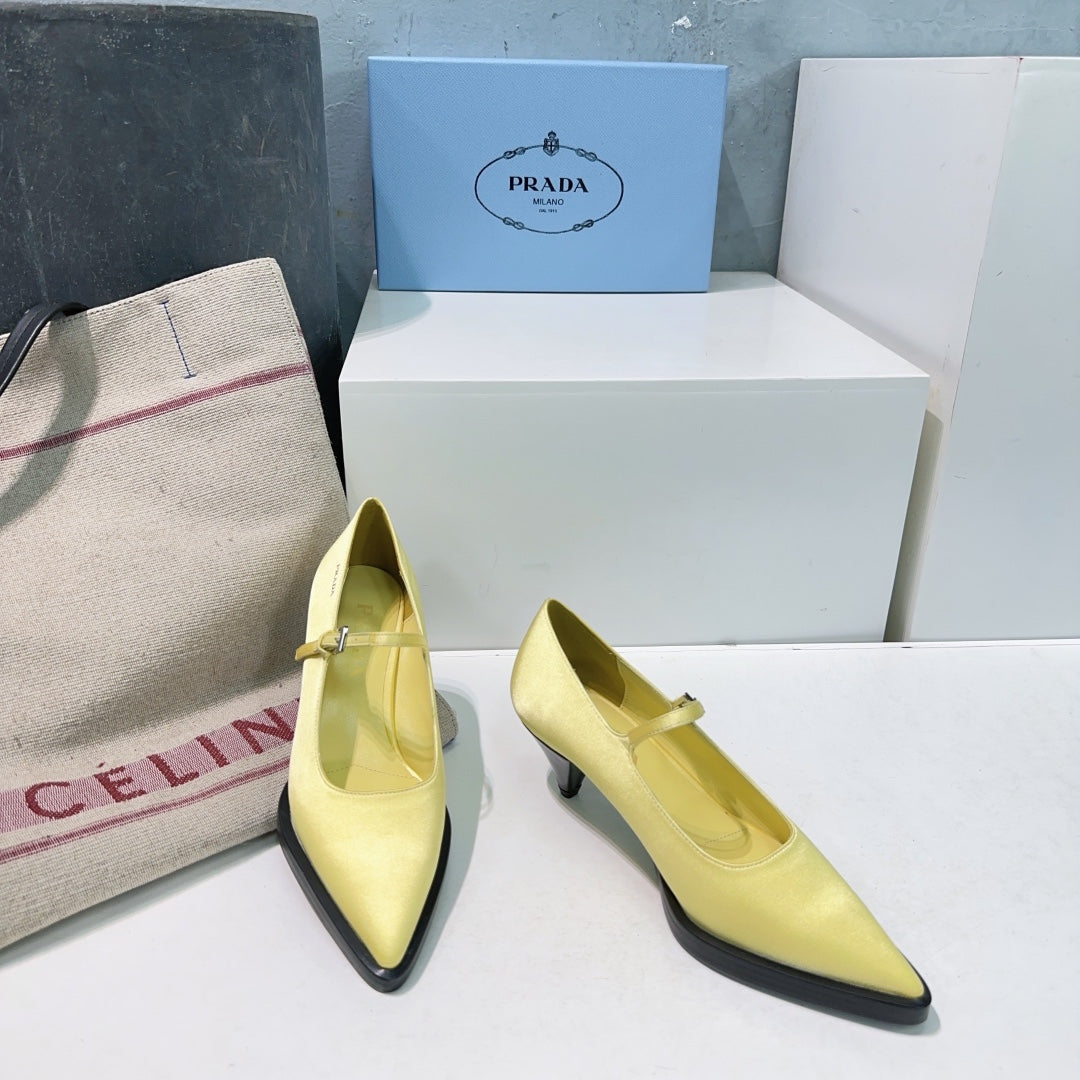 POINTED TOE MEDIUM HEEL PUMPS IN YELLOW SILK - 35