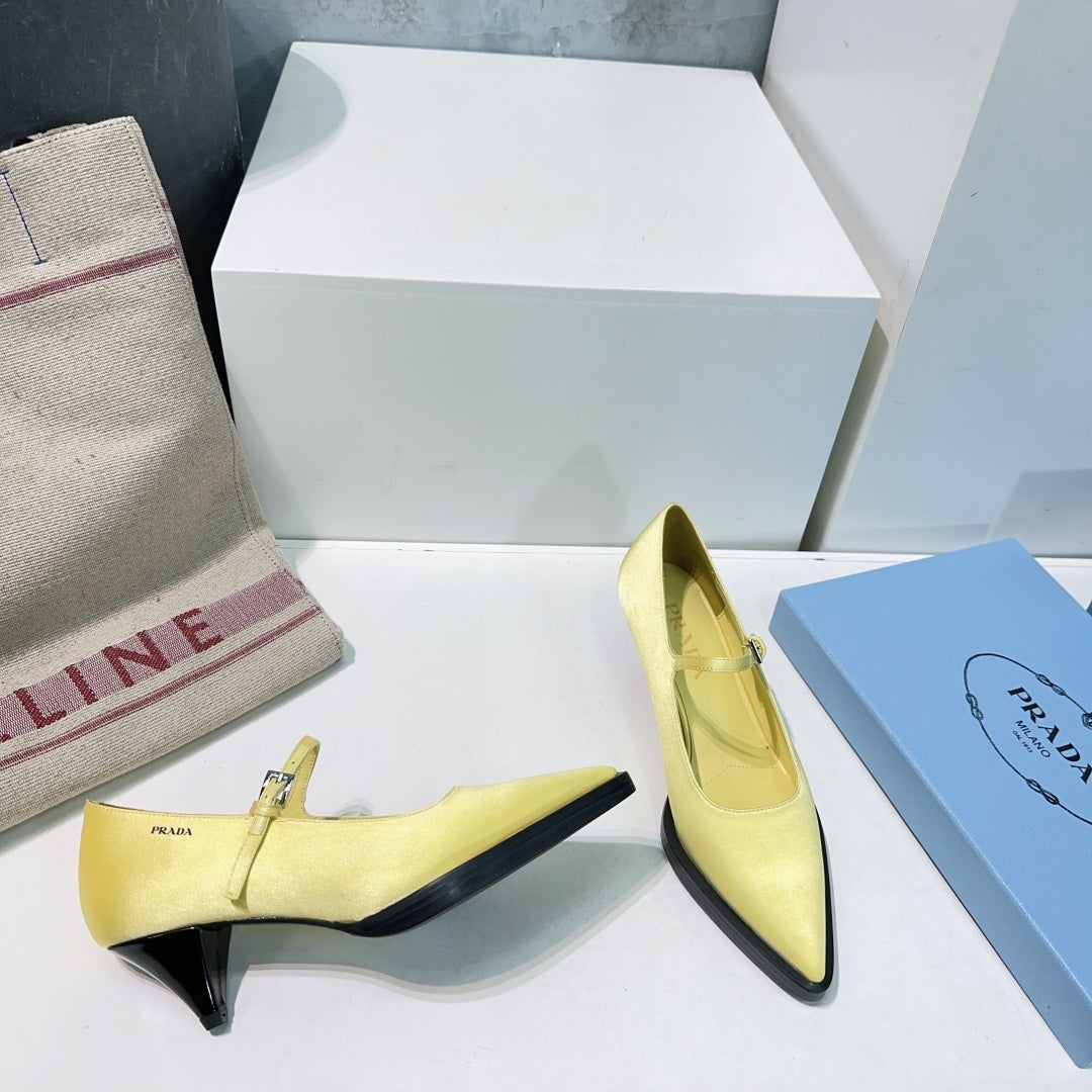 POINTED TOE MEDIUM HEEL PUMPS IN YELLOW SILK - 35