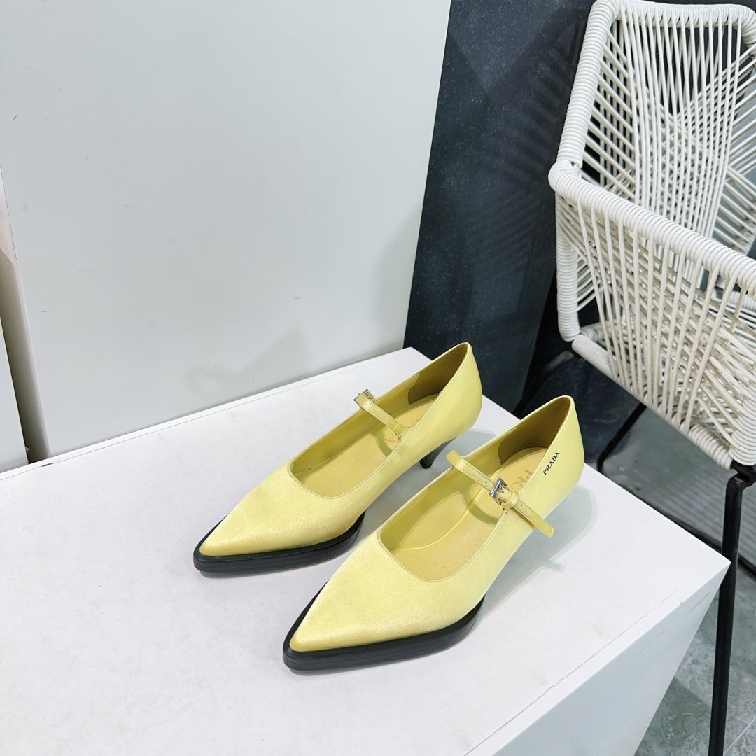 POINTED TOE MEDIUM HEEL PUMPS IN YELLOW SILK - 35