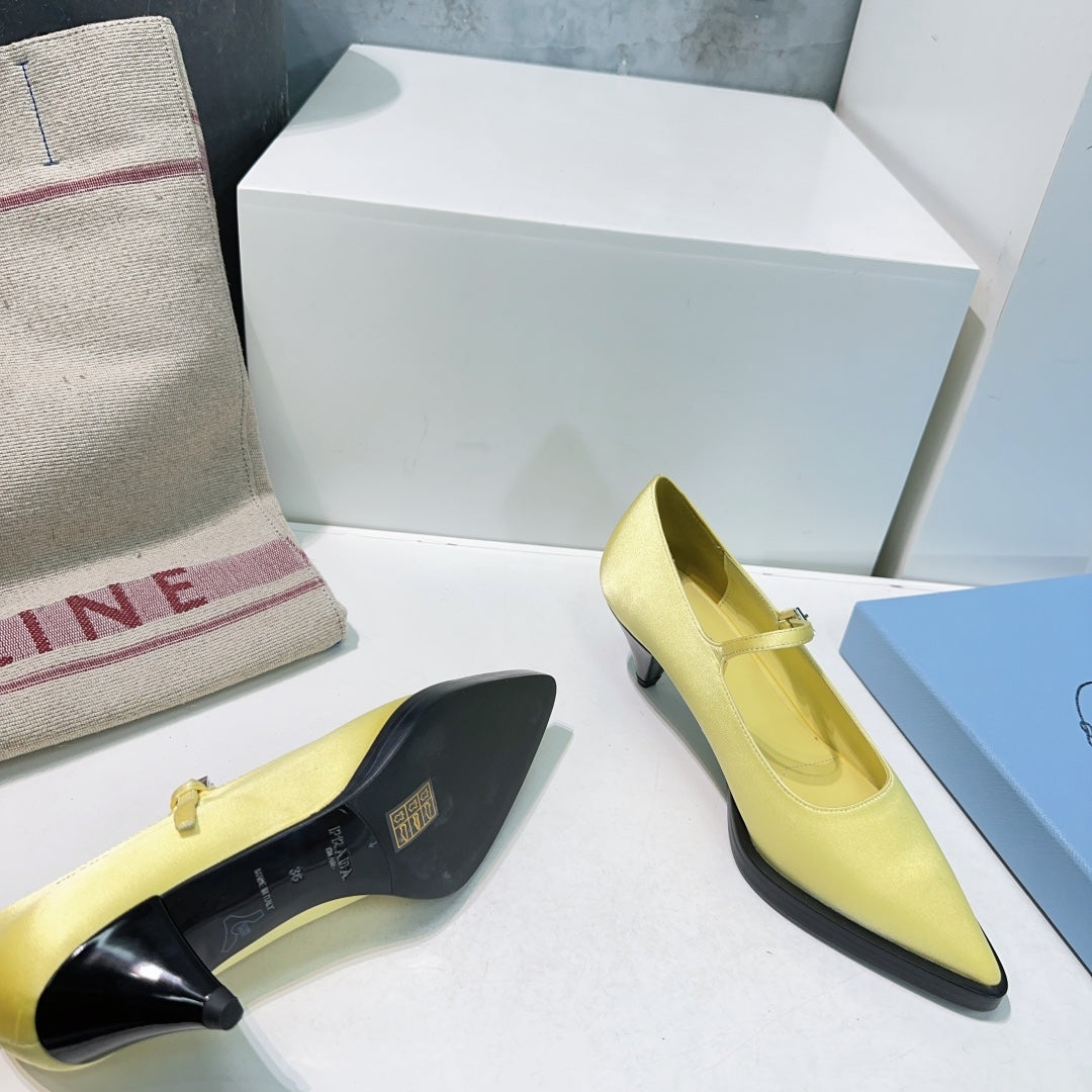 POINTED TOE MEDIUM HEEL PUMPS IN YELLOW SILK - 35