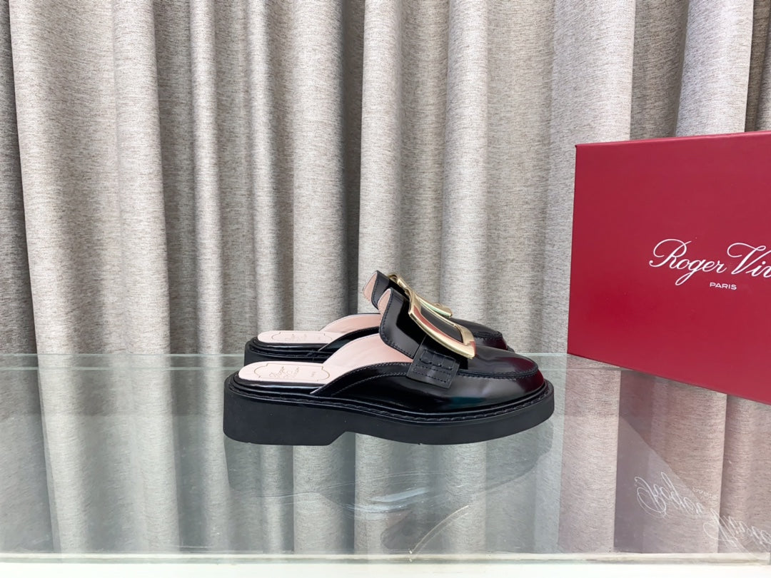 VIV' RANGERS MULES IN BLACK PATENT CALFSKIN GOLD BUCKLE - 34