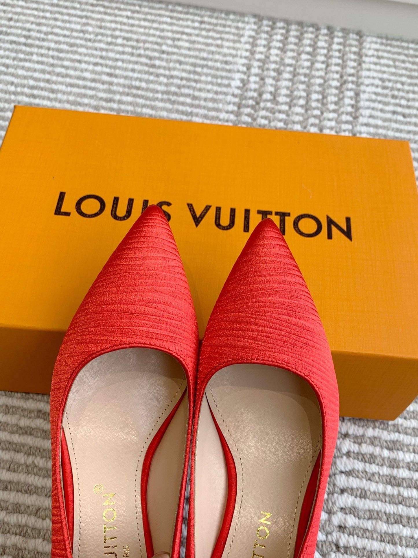 BLOSSOM PUMP 75 MM IN CHERRY RED IMPORTED STRIPED SILK SATIN - 35