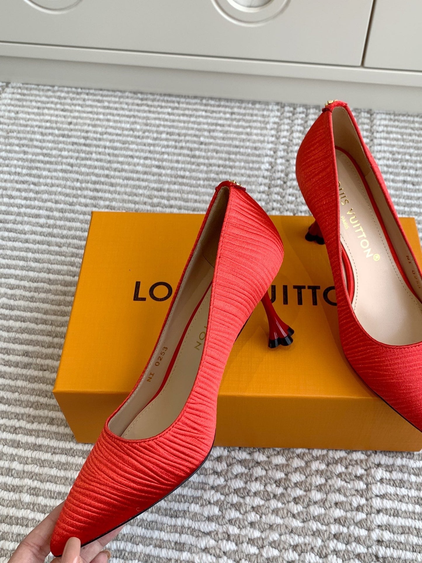 BLOSSOM PUMP 75 MM IN CHERRY RED IMPORTED STRIPED SILK SATIN - 35