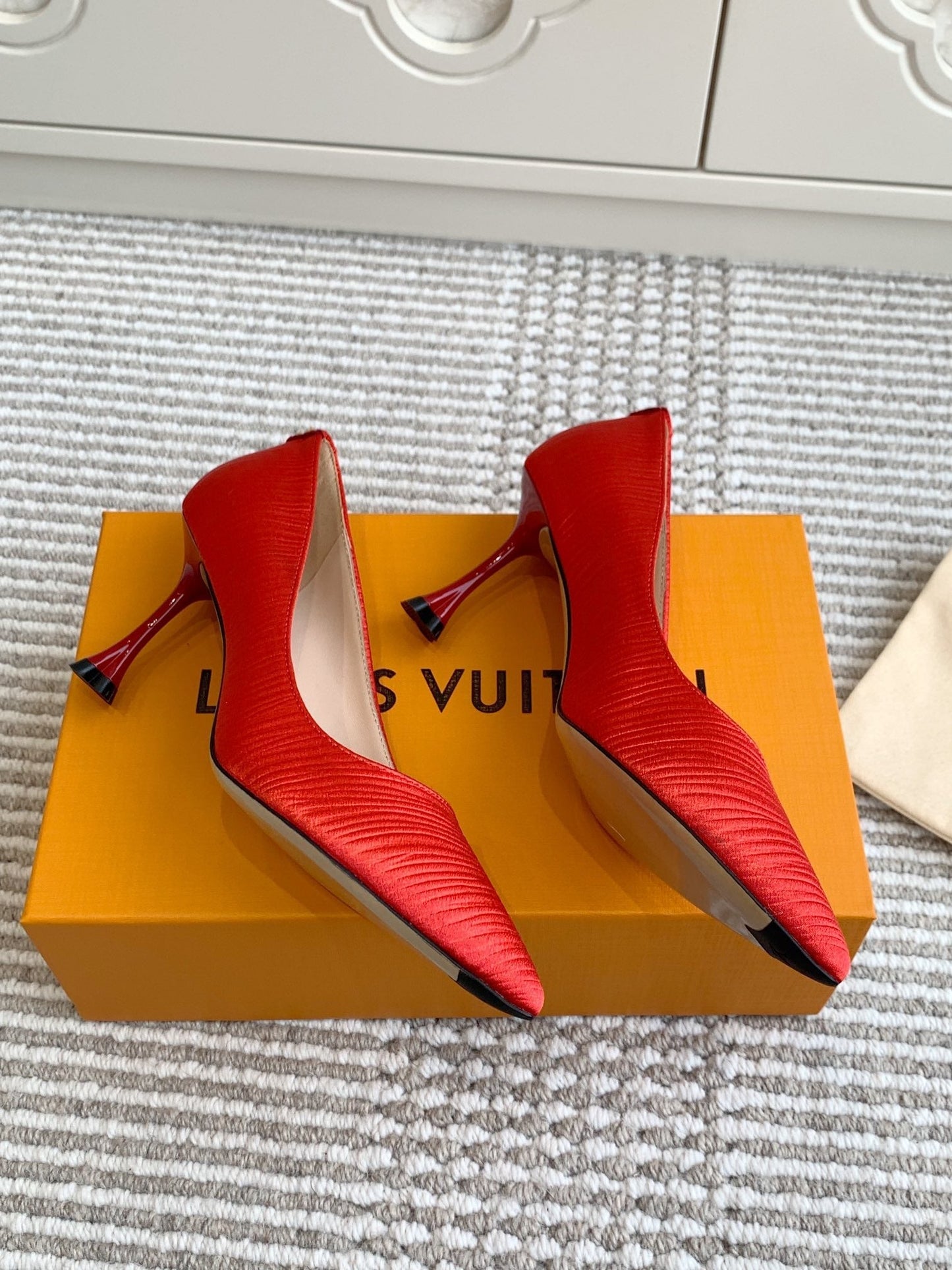 BLOSSOM PUMP 75 MM IN CHERRY RED IMPORTED STRIPED SILK SATIN - 35