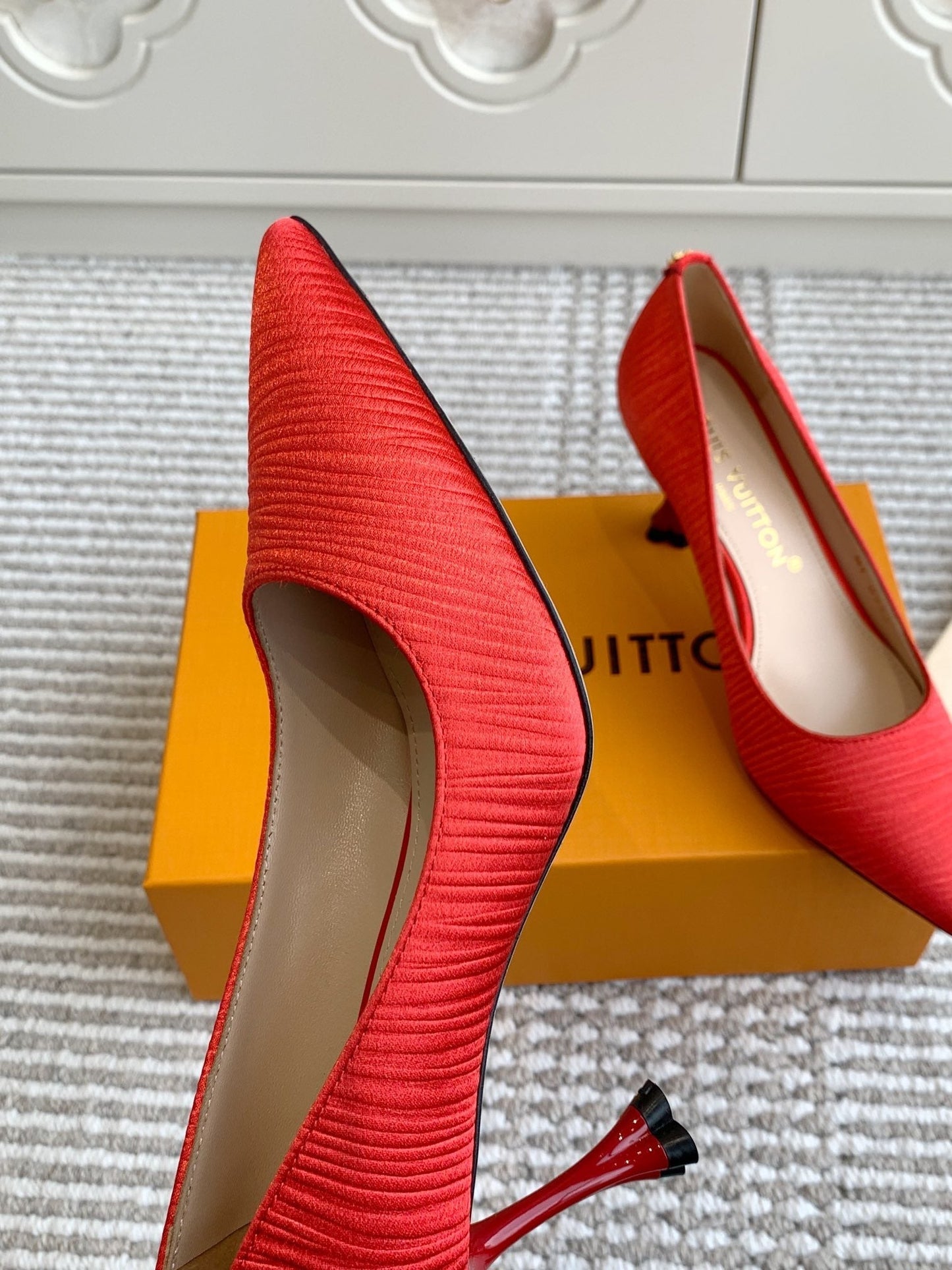 BLOSSOM PUMP 75 MM IN CHERRY RED IMPORTED STRIPED SILK SATIN - 35