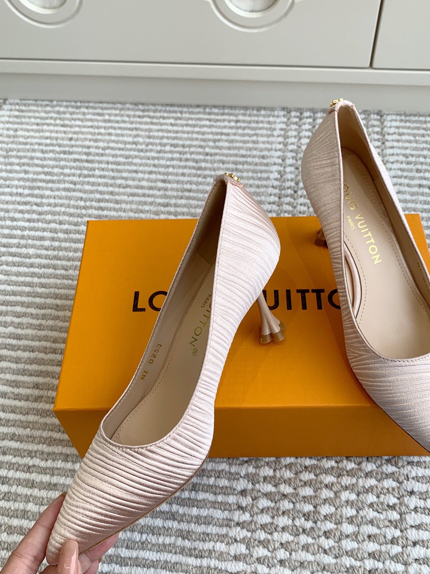 BLOSSOM PUMP 75 MM IN LIGHT PINK IMPORTED STRIPED SILK SATIN - 35