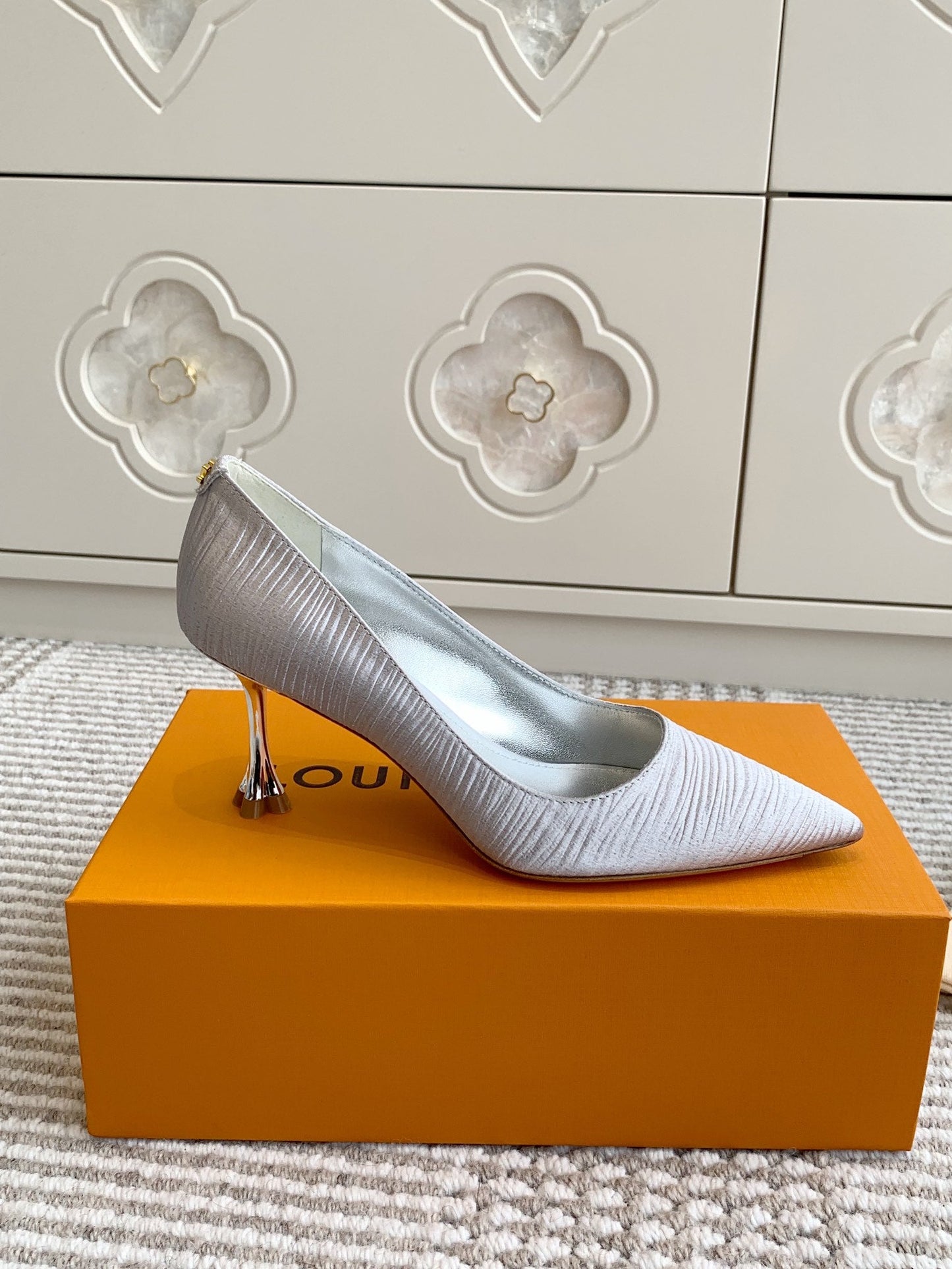 BLOSSOM PUMP 7 CM IN SILVER IMPORTED STRIPED SILK SATIN - 35