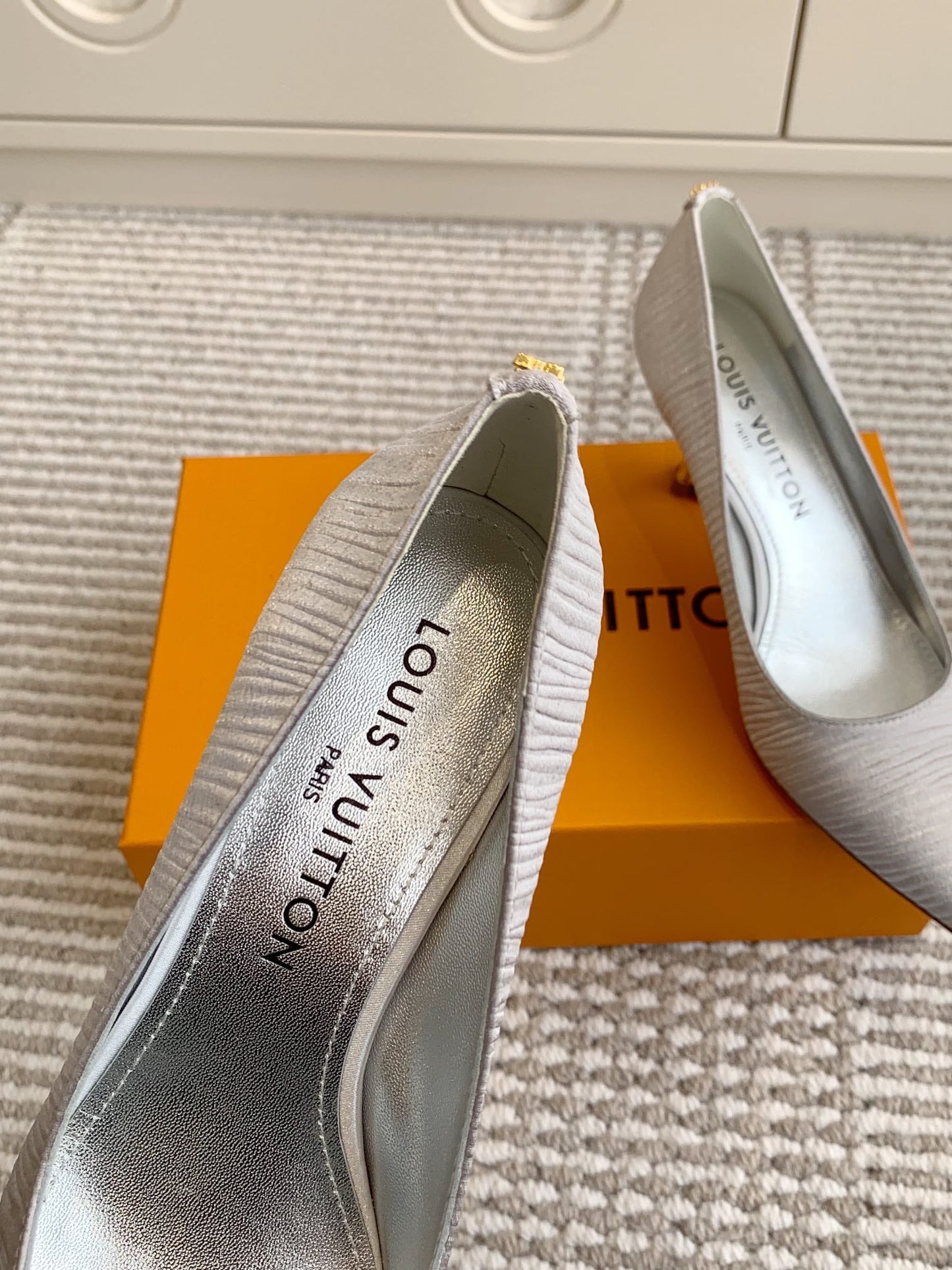 BLOSSOM PUMP 7 CM IN SILVER IMPORTED STRIPED SILK SATIN - 35