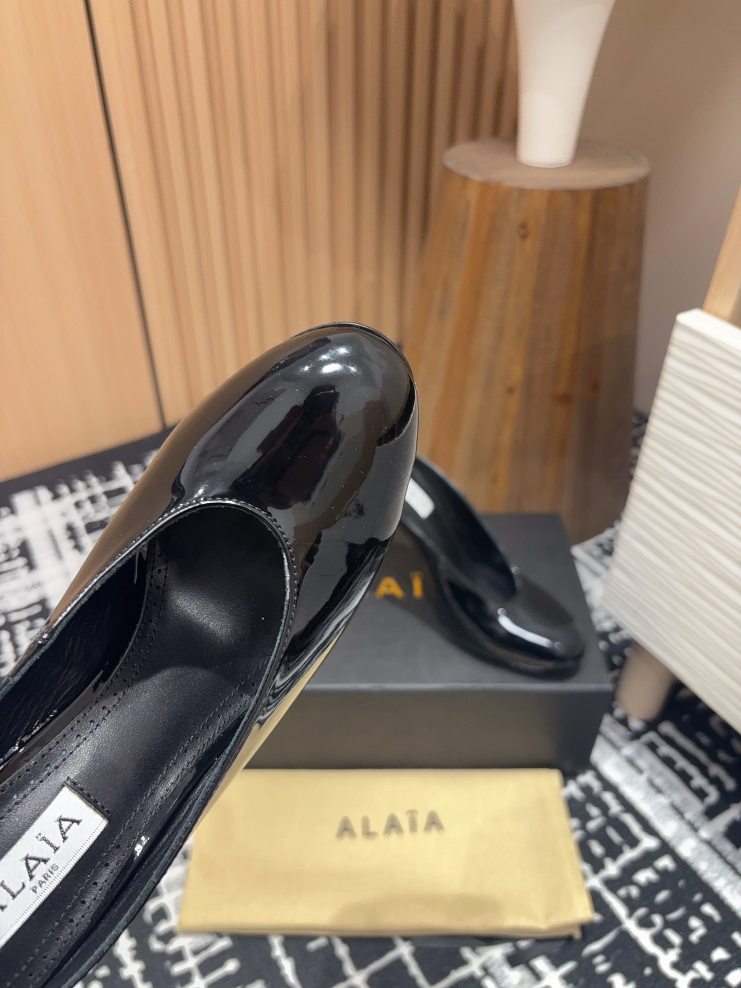 HIGH-HEEL 10 CM MULES IN BLACK PATENT CALFSKIN - 35