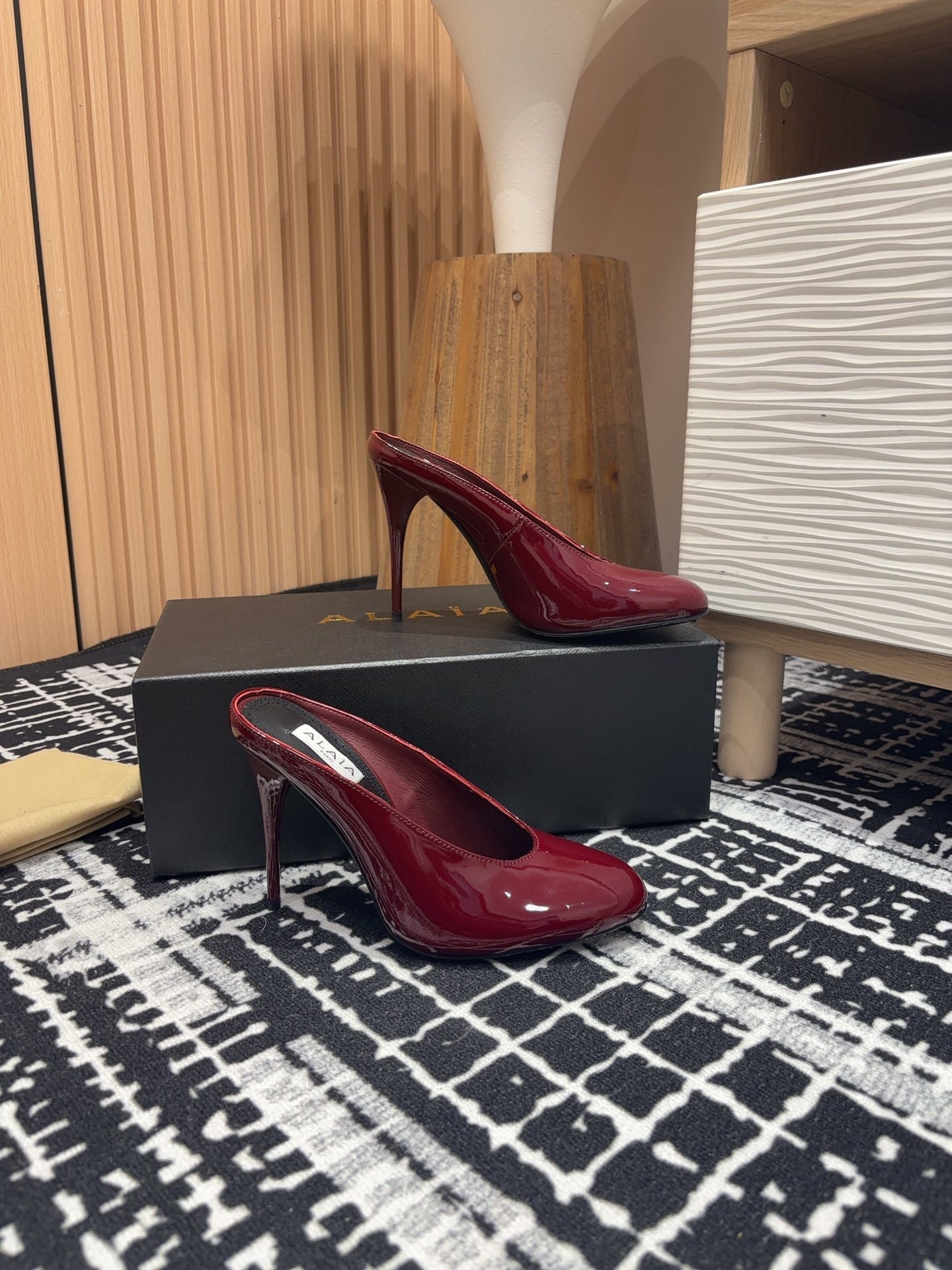 HIGH-HEEL 10 CM MULES IN BERRY RED PATENT CALFSKIN - 35