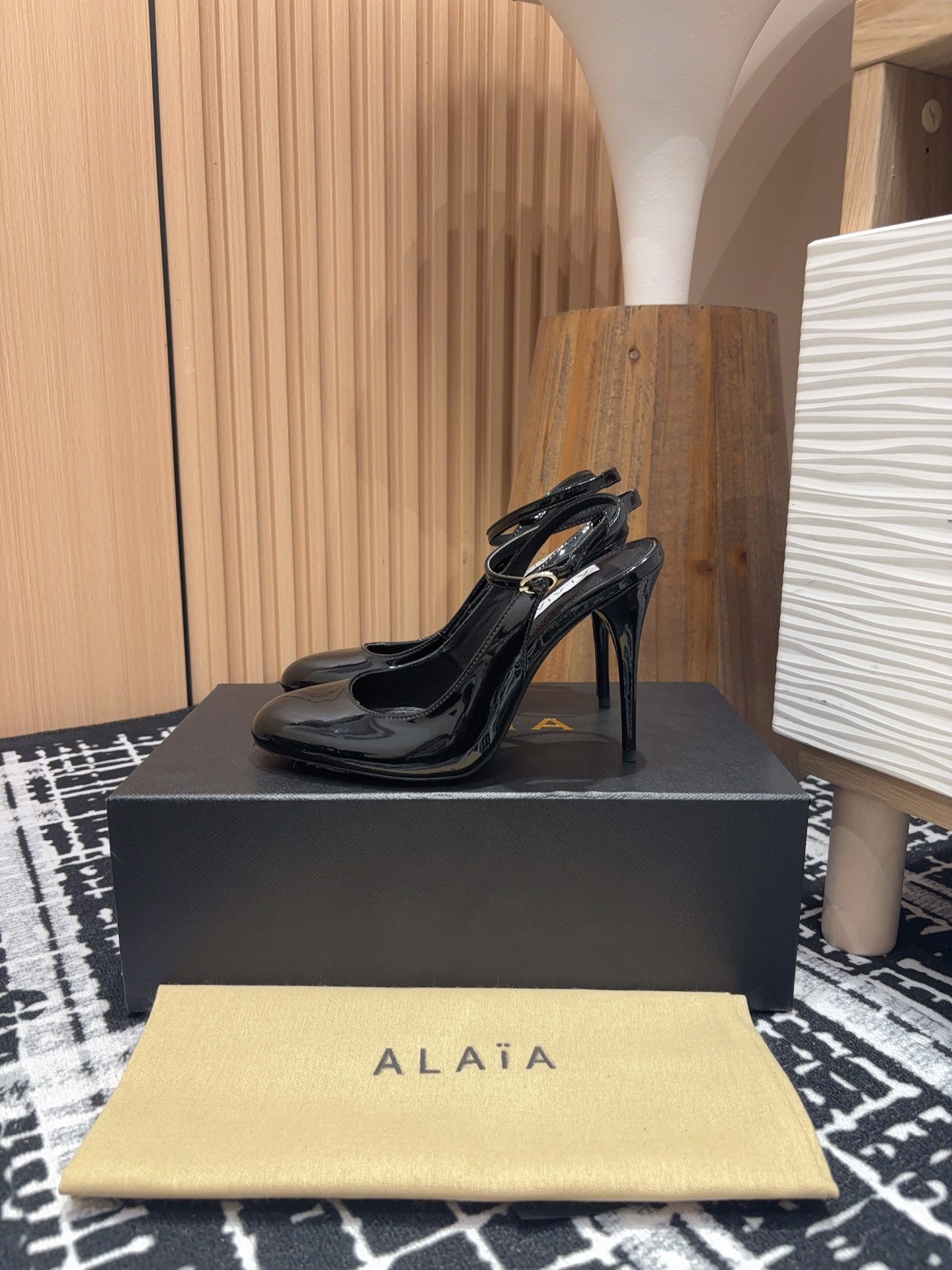SLINGBACK HEEL 10 CM IN BLACK PATENT CALFSKIN - 35