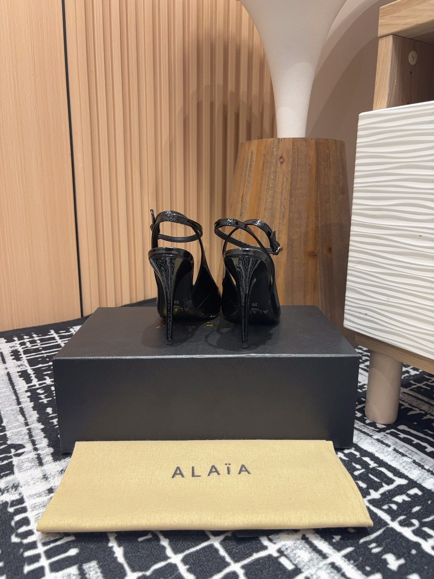SLINGBACK HEEL 10 CM IN BLACK PATENT CALFSKIN - 35