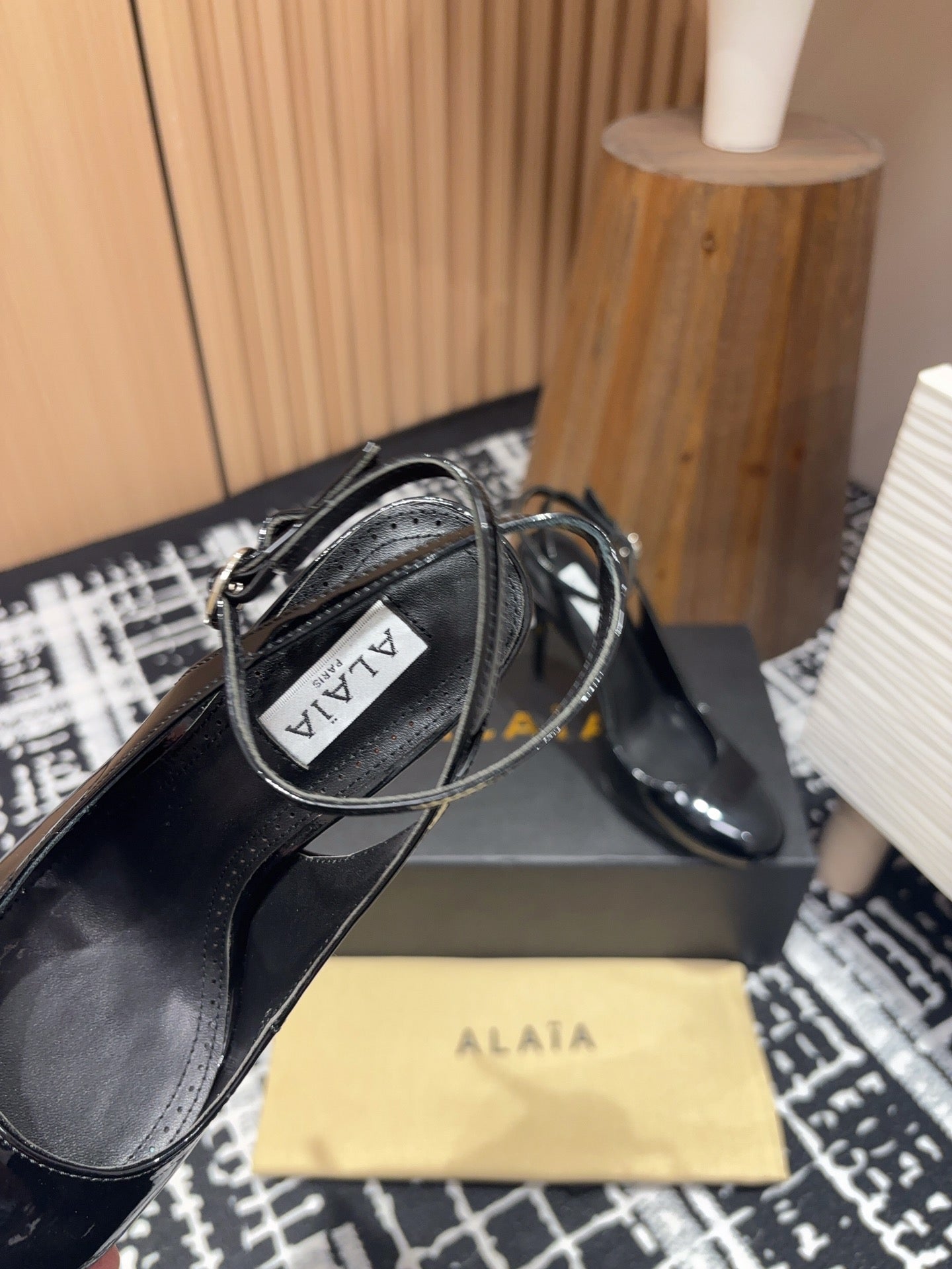 SLINGBACK HEEL 10 CM IN BLACK PATENT CALFSKIN - 35