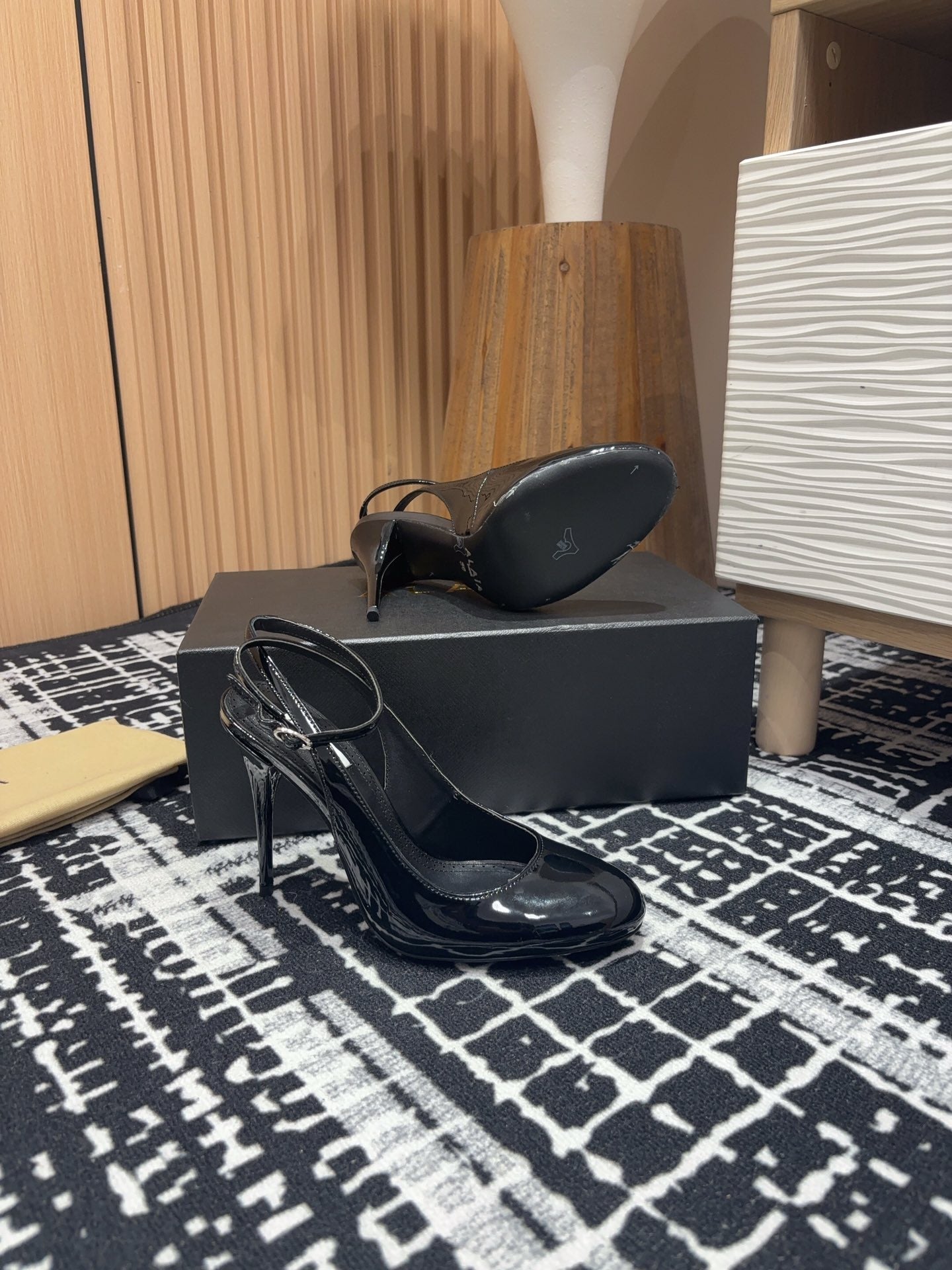 SLINGBACK HEEL 10 CM IN BLACK PATENT CALFSKIN - 35