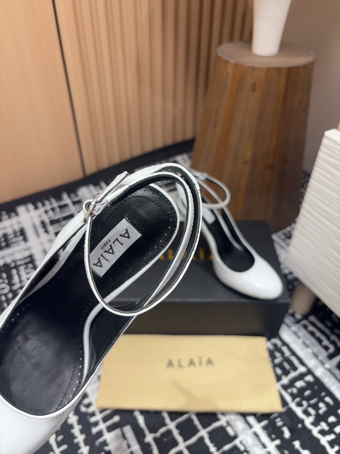 SLINGBACK HEEL 10 CM IN WHITE PATENT CALFSKIN - 35