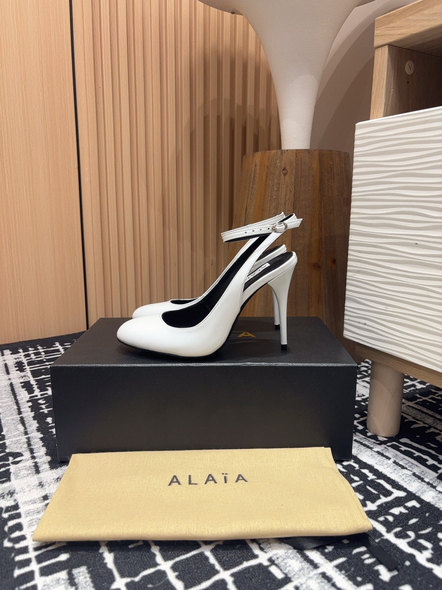 SLINGBACK HEEL 10 CM IN WHITE PATENT CALFSKIN - 35