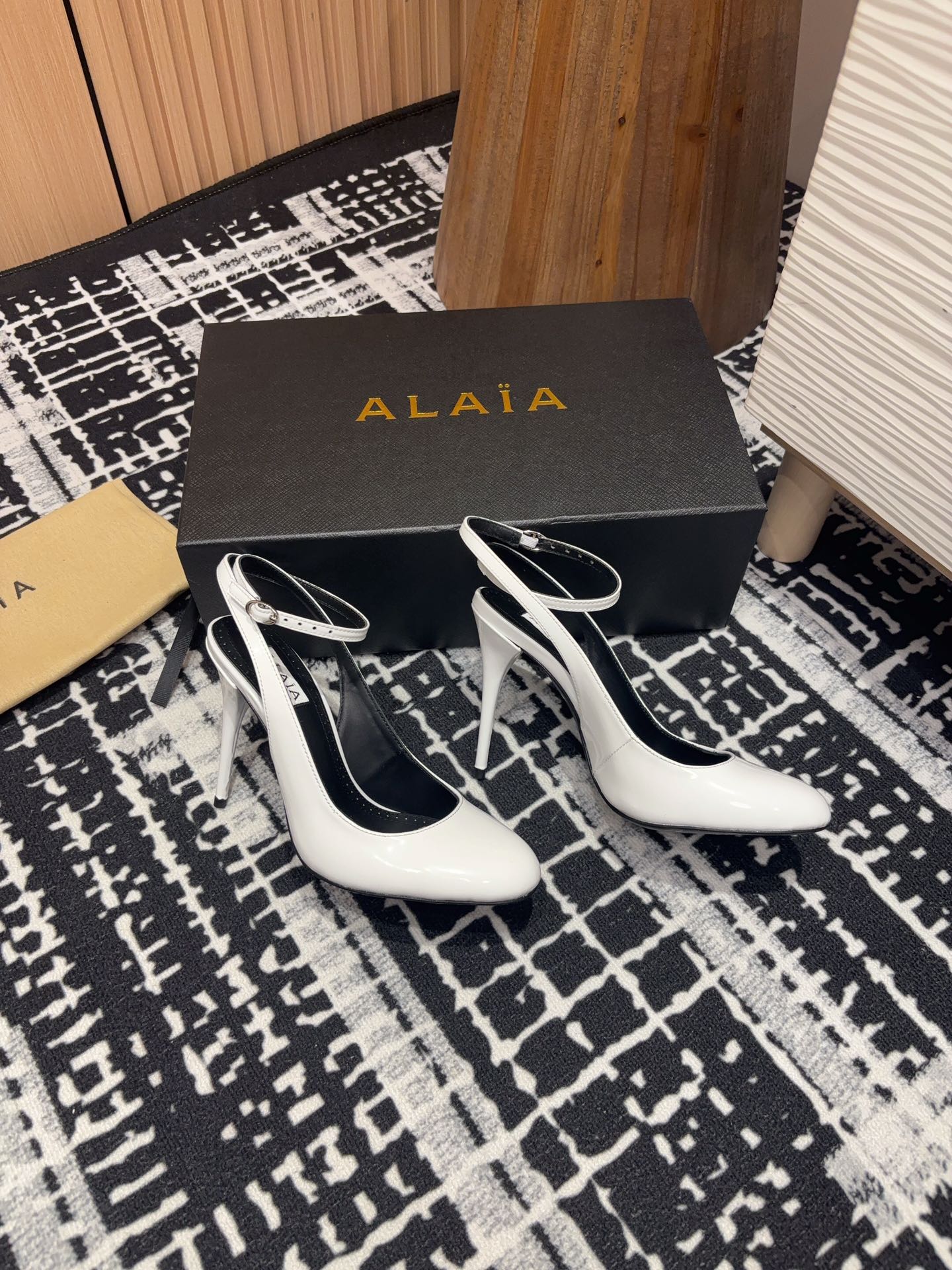 SLINGBACK HEEL 10 CM IN WHITE PATENT CALFSKIN - 35